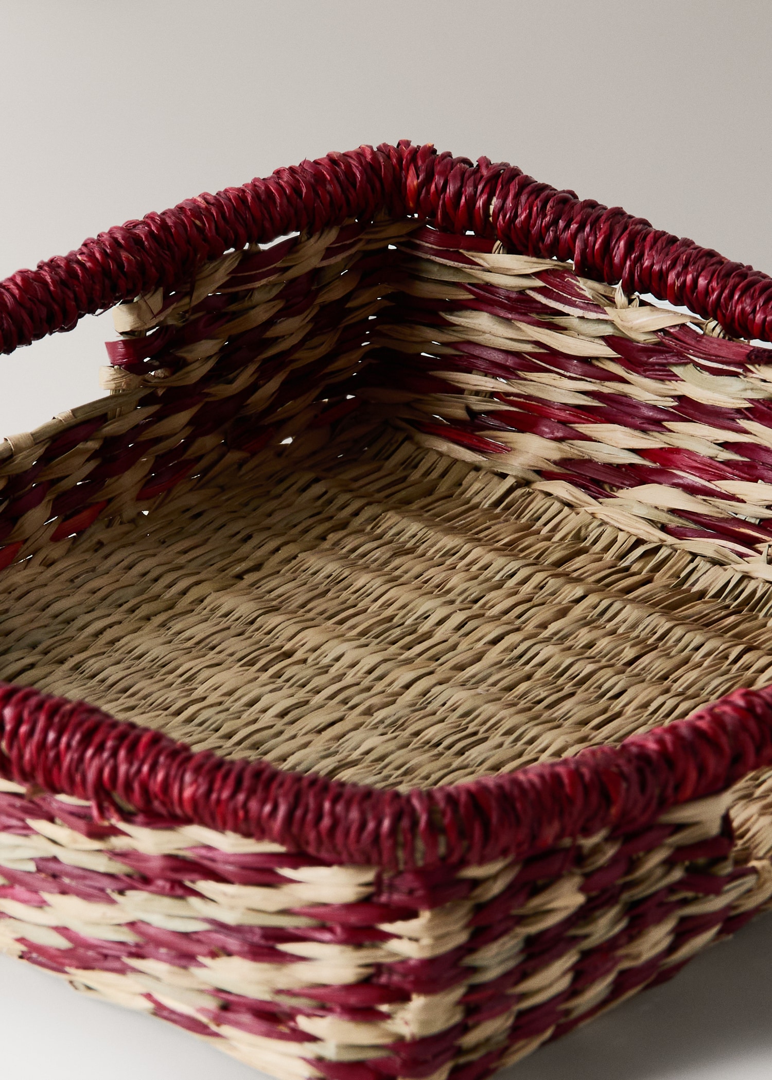 Seagrass Napkin Holder - Details of the article 1