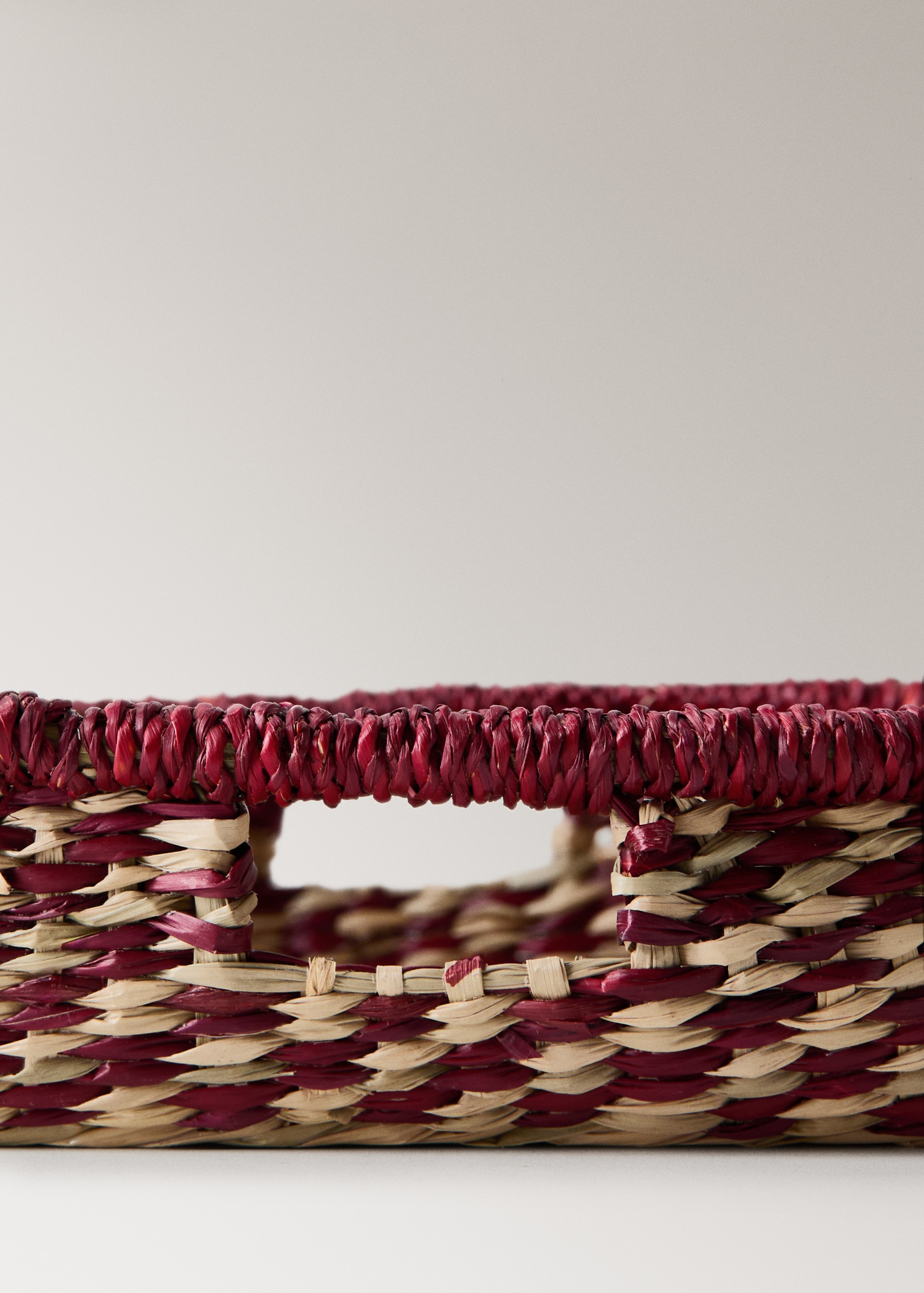 Seagrass Napkin Holder - Details of the article 2