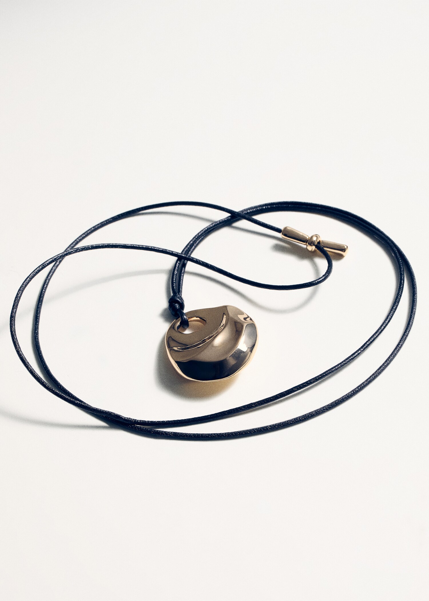 Collier avec pendentif métallique - Détail de l'article 5