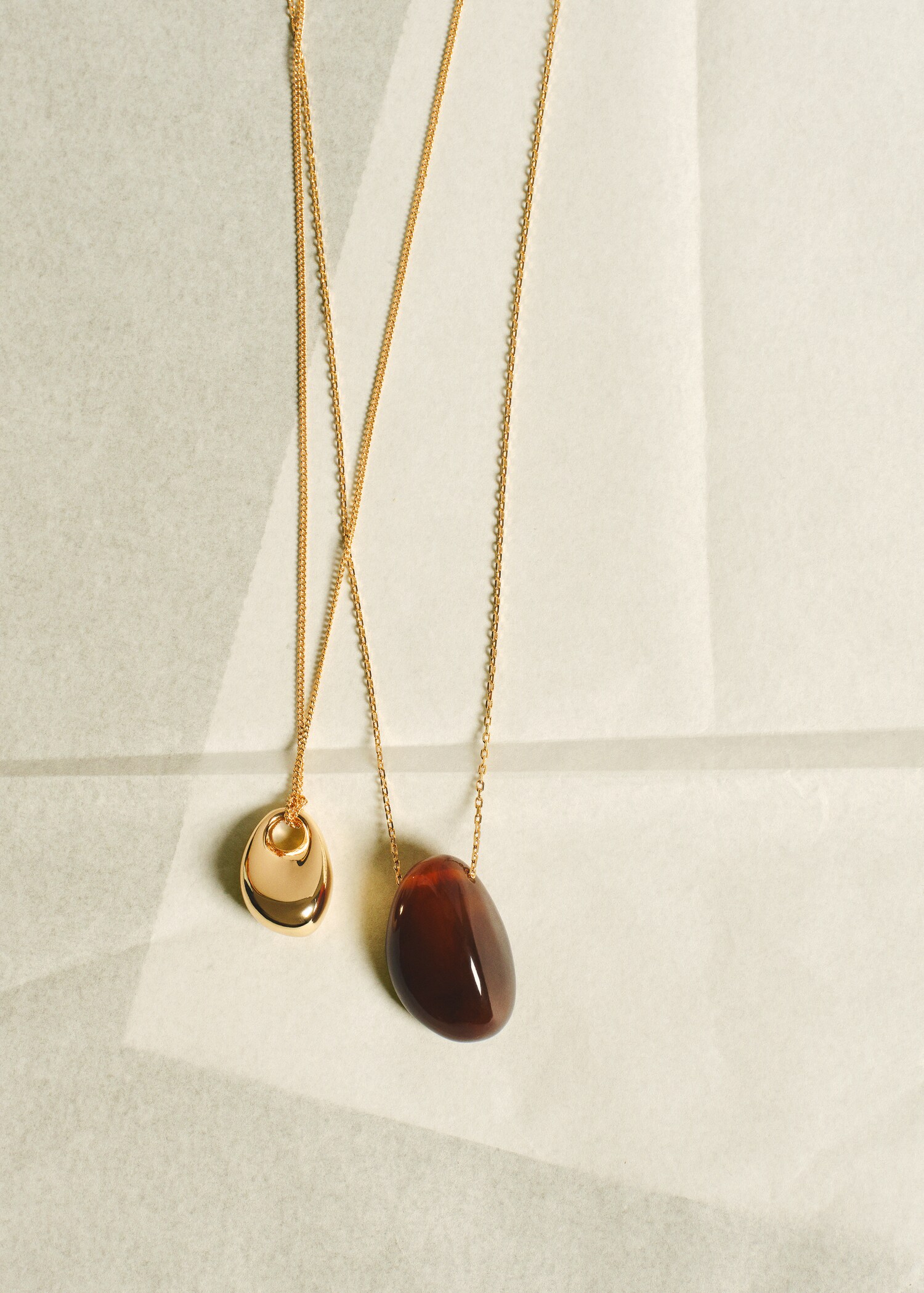 Collier à double pendentif - Femme | MANGO Canada Collier à double pendentif - Femme | MANGO Canada