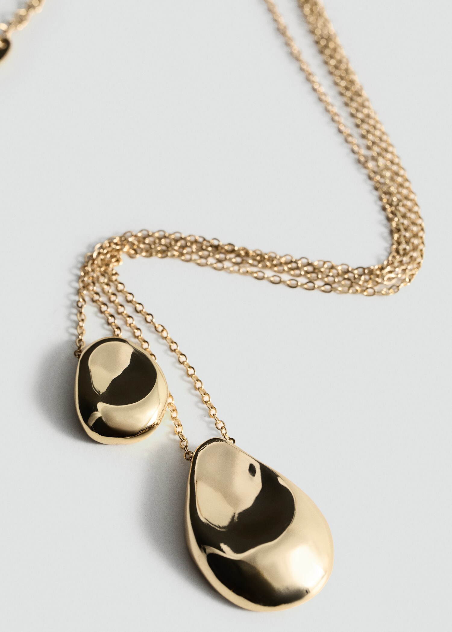 Collier à double pendentif gouttes - Plan moyen