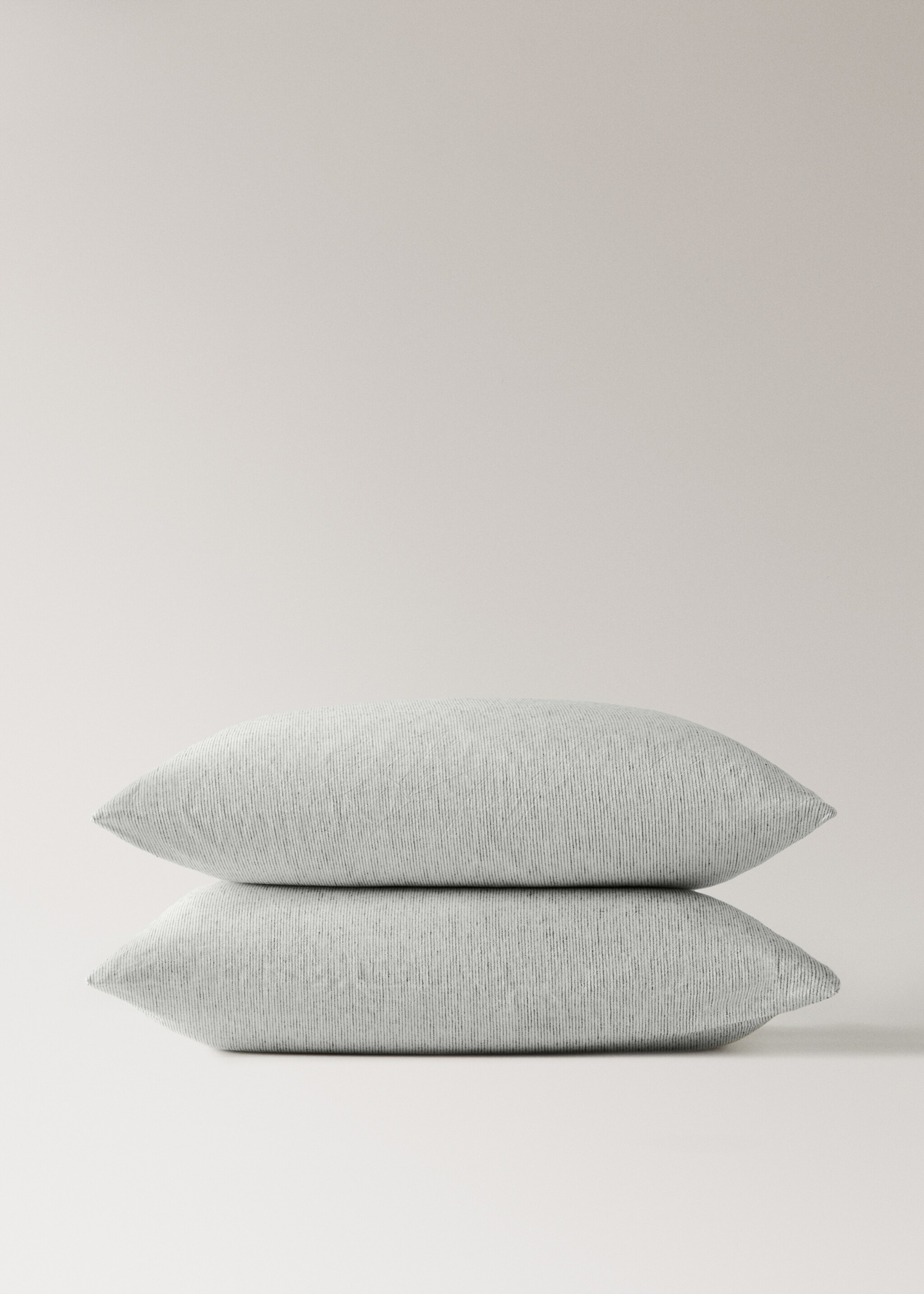 Two cotton linen pillowcases tie closure 60x60 cm - Details of the article 3, Grey. Ref: 27063270-00.