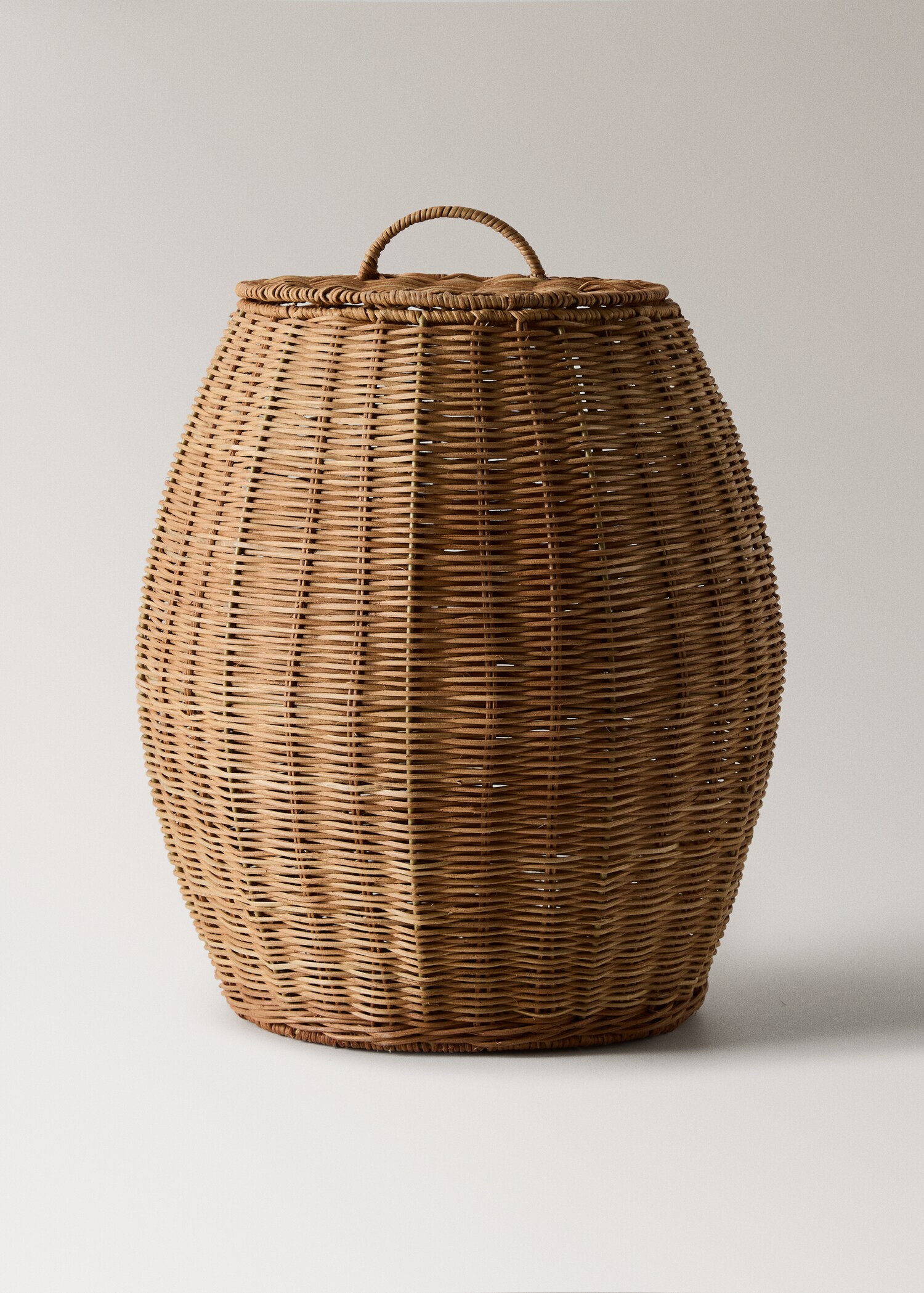 Oval rattan basket - Article without model