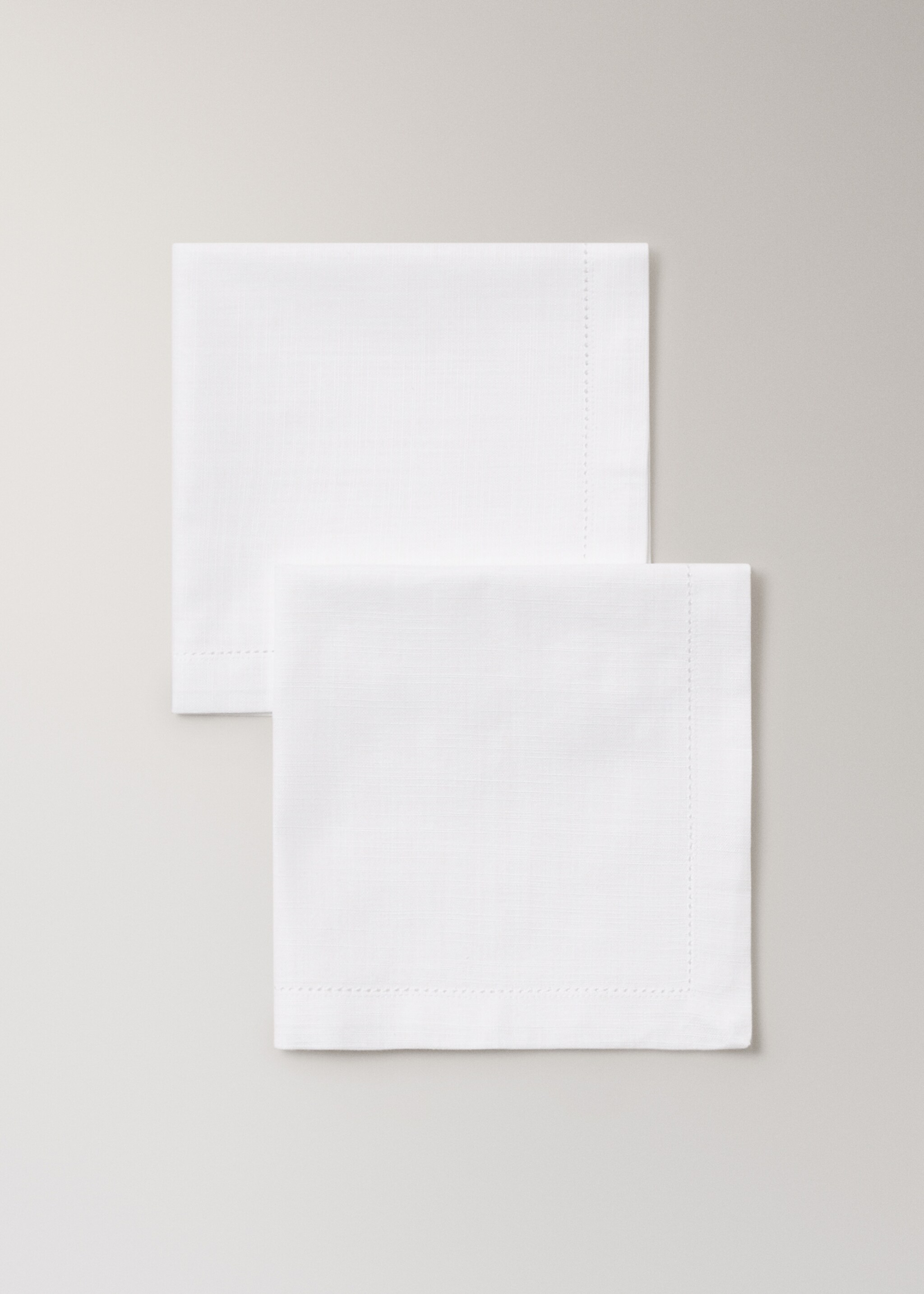 Bavlněné ubrousky s detailem vyšívaného lemu - Detail zboží 1, Bílá. Ref: 27063277-00.