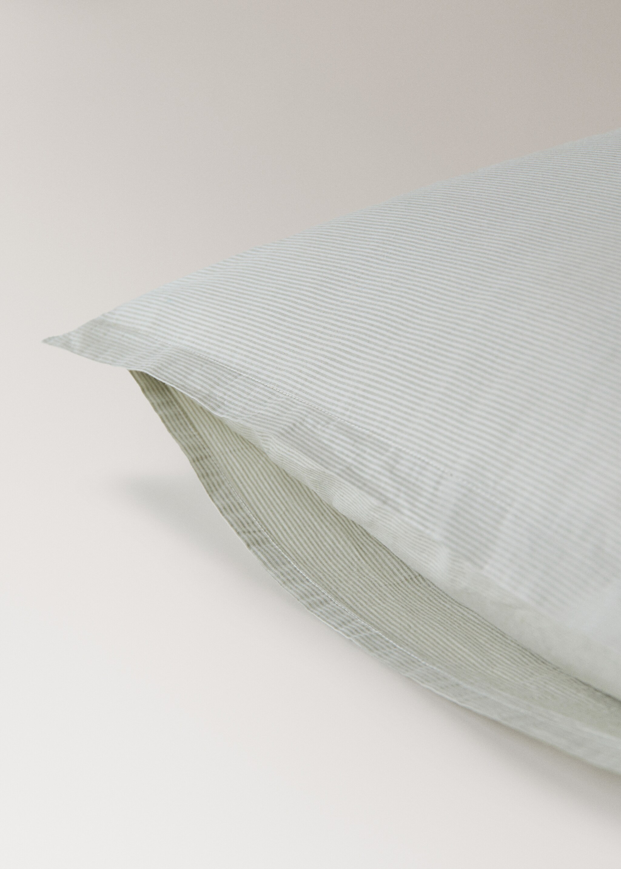 Two yarn-dyed cotton pillowcases 50x75 cm - Details of the article 2, Pastel Green. Ref: 27063278-00.