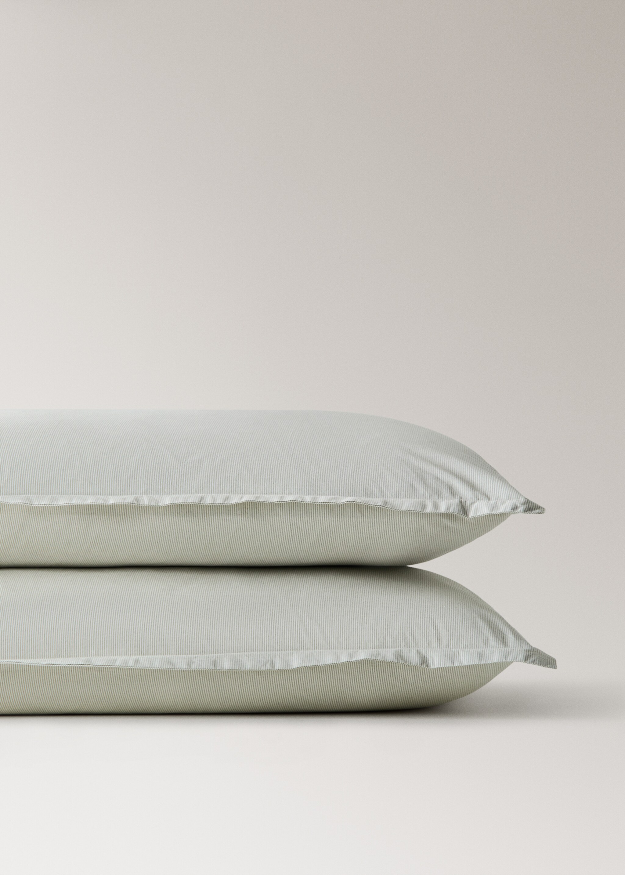 Two yarn-dyed cotton pillowcases 50x75 cm - Details of the article 3, Pastel Green. Ref: 27063278-00.