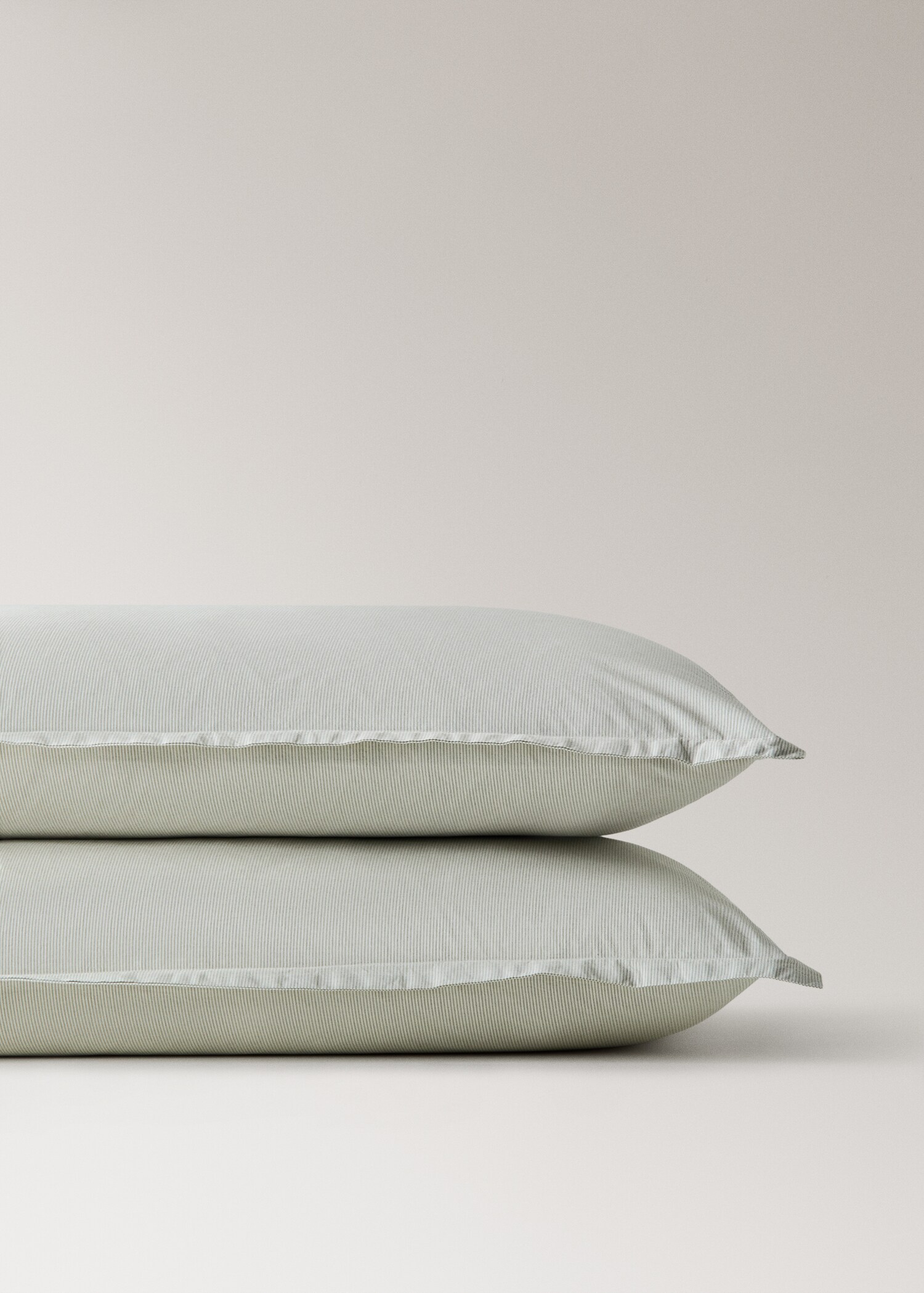 Two yarn-dyed cotton pillowcases 50x75 cm - Details of the article 3