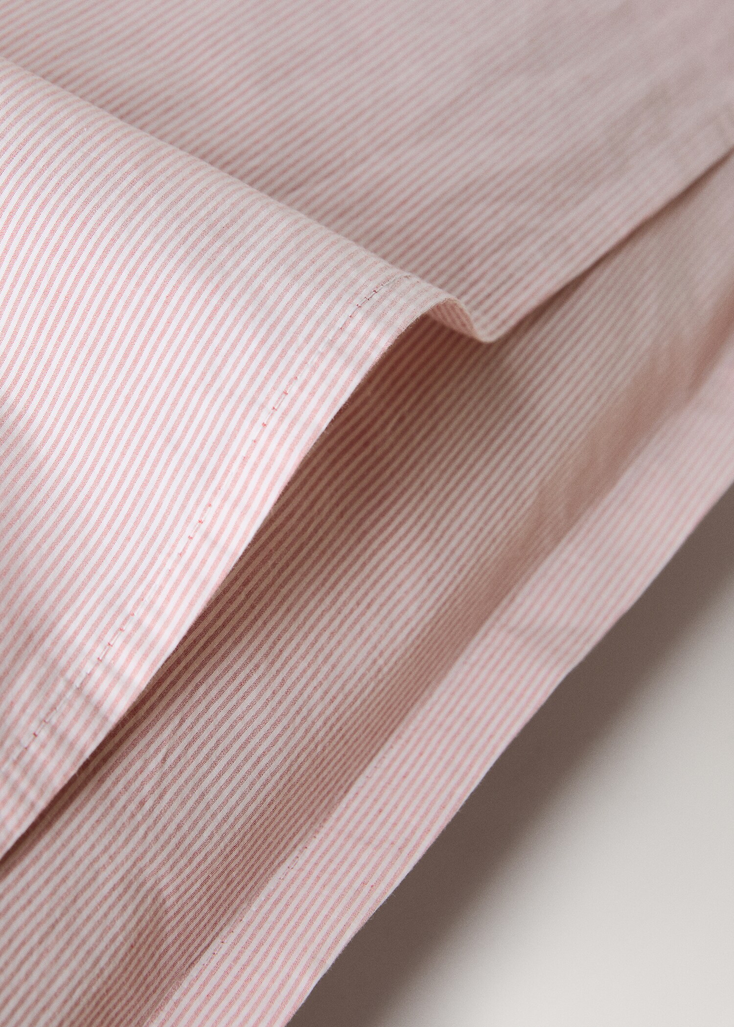 Two yarn-dyed cotton pillowcases 60x60 cm - Details of the article 1