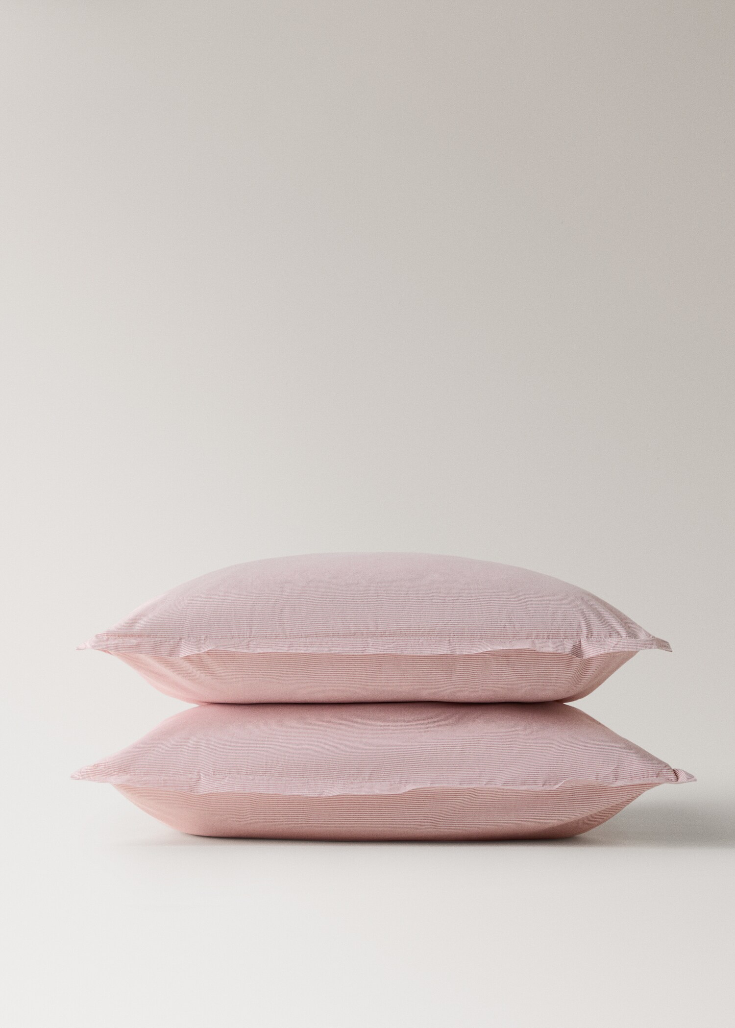 Two yarn-dyed cotton pillowcases 60x60 cm - Details of the article 3