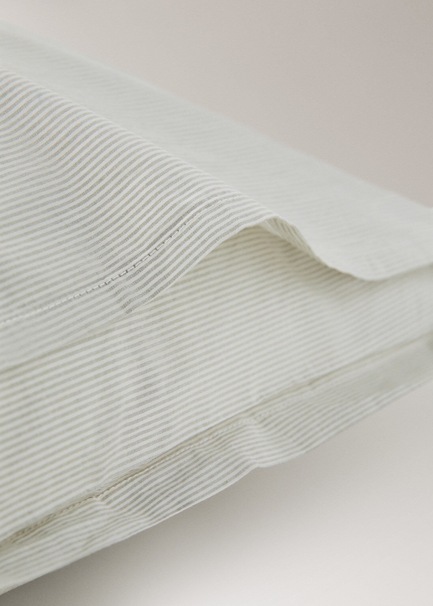 Two yarn-dyed cotton pillowcases 60x60 cm - Details of the article 1