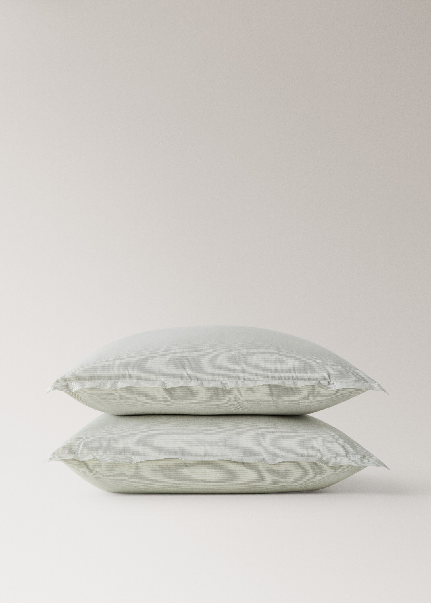 Two yarn-dyed cotton pillowcases 60x60 cm - Details of the article 3