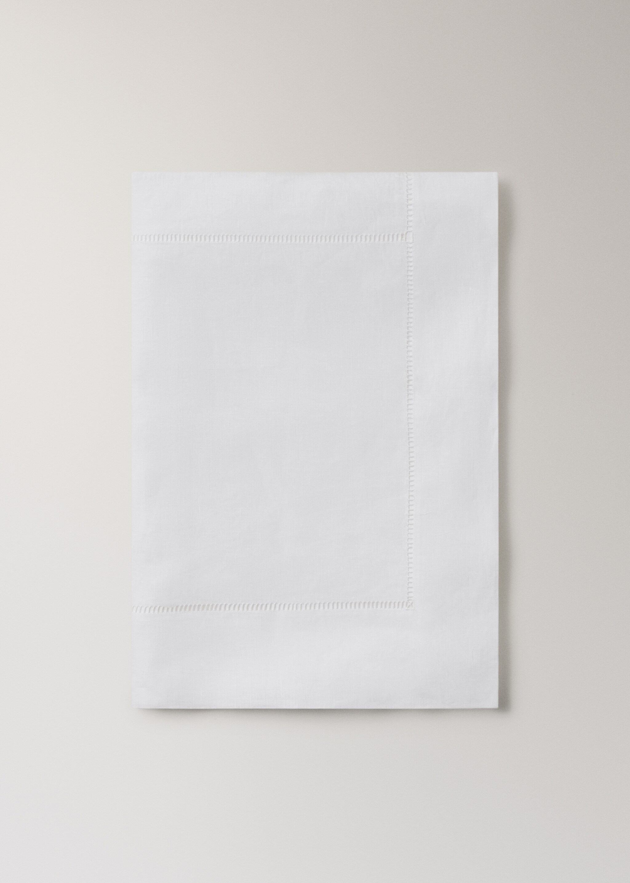 Embroidered hemstitch linen tablecloth for 6 to 8 guests - Article without model, White. Ref: 27063285-00.