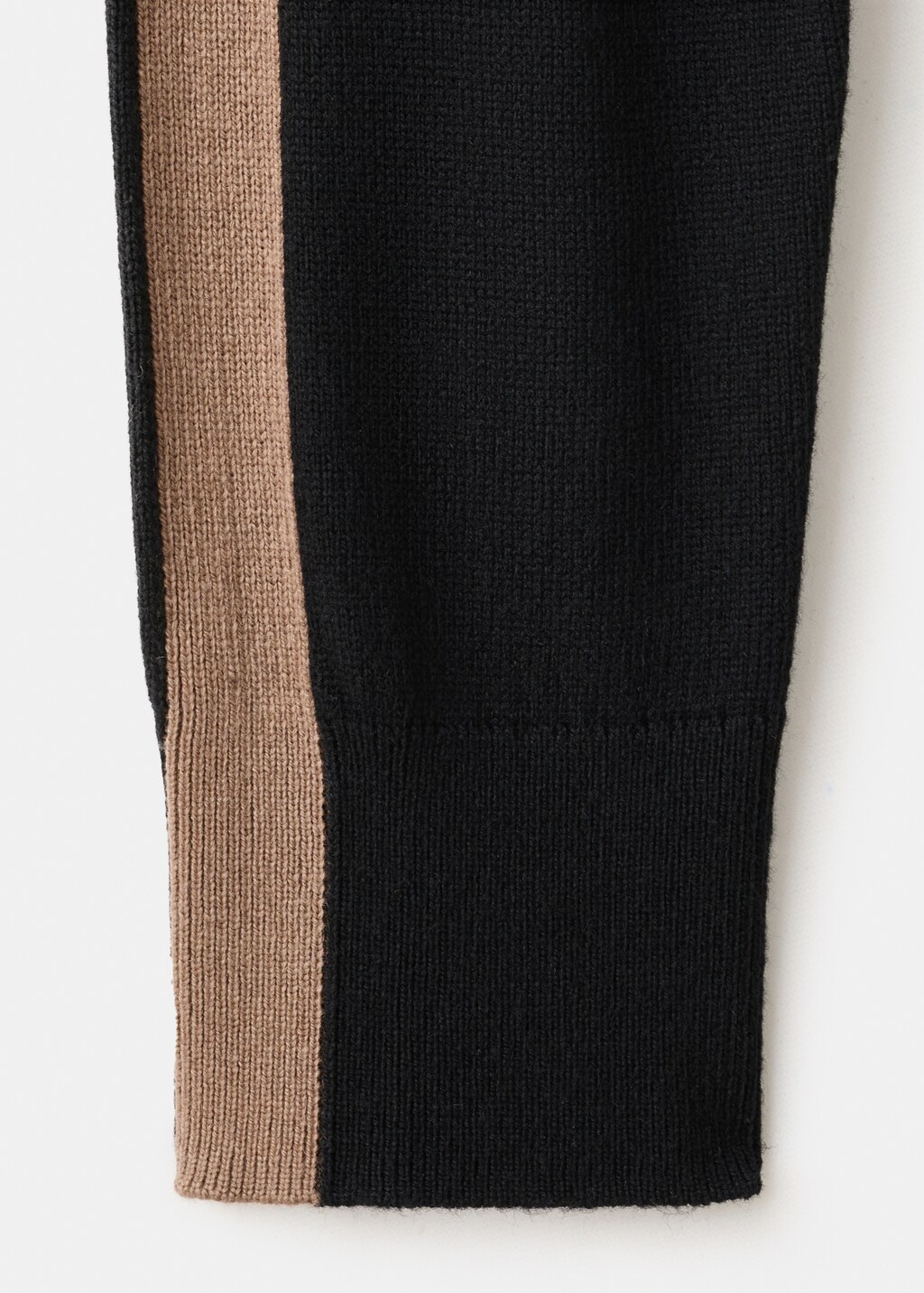 Sweater with contrasting stripes and perkins collar - image 4