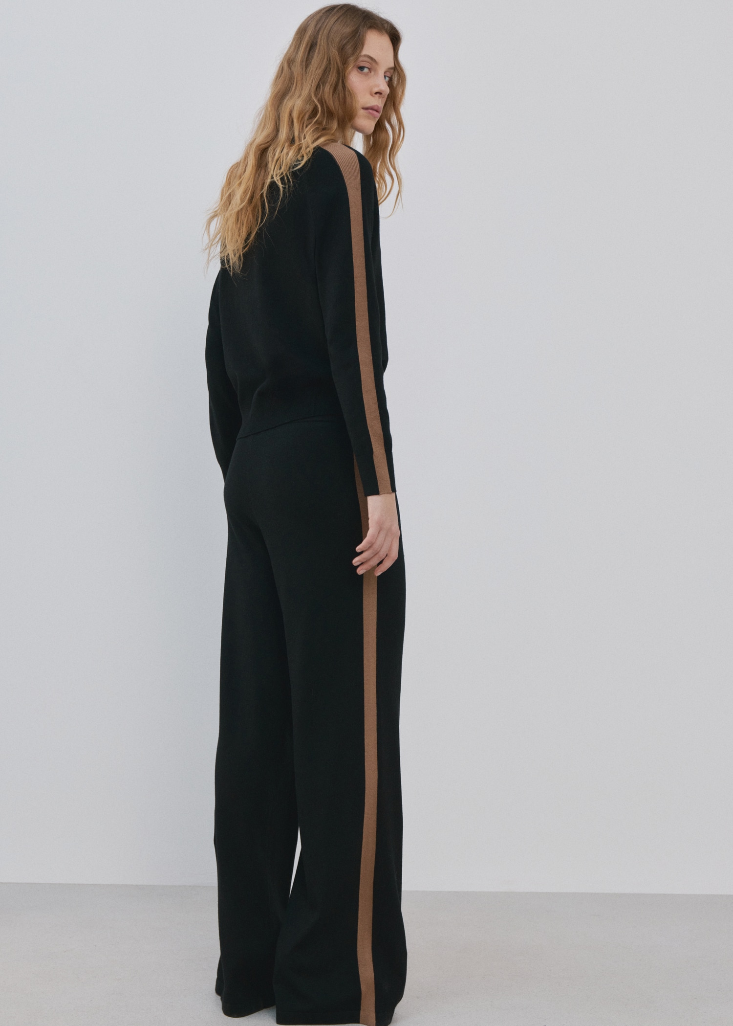 Pull col cheminée à rayures en contraste - Verso de l’article