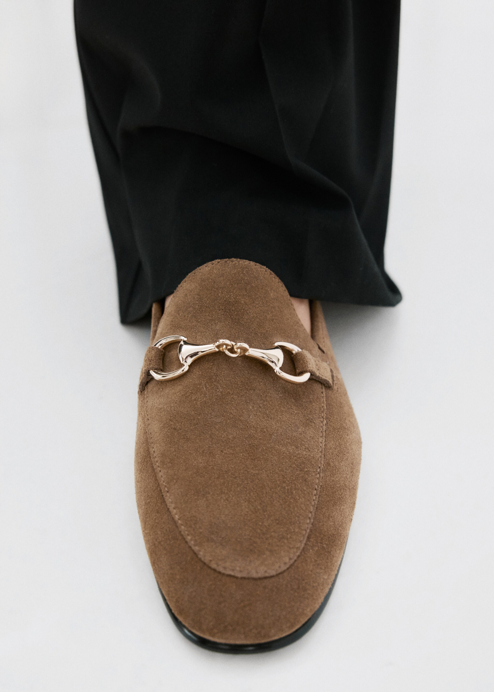 Leder-Mokassins mit Schnalle - Detail des Artikels 9, Sandfarben. Ref: 27063300-00.