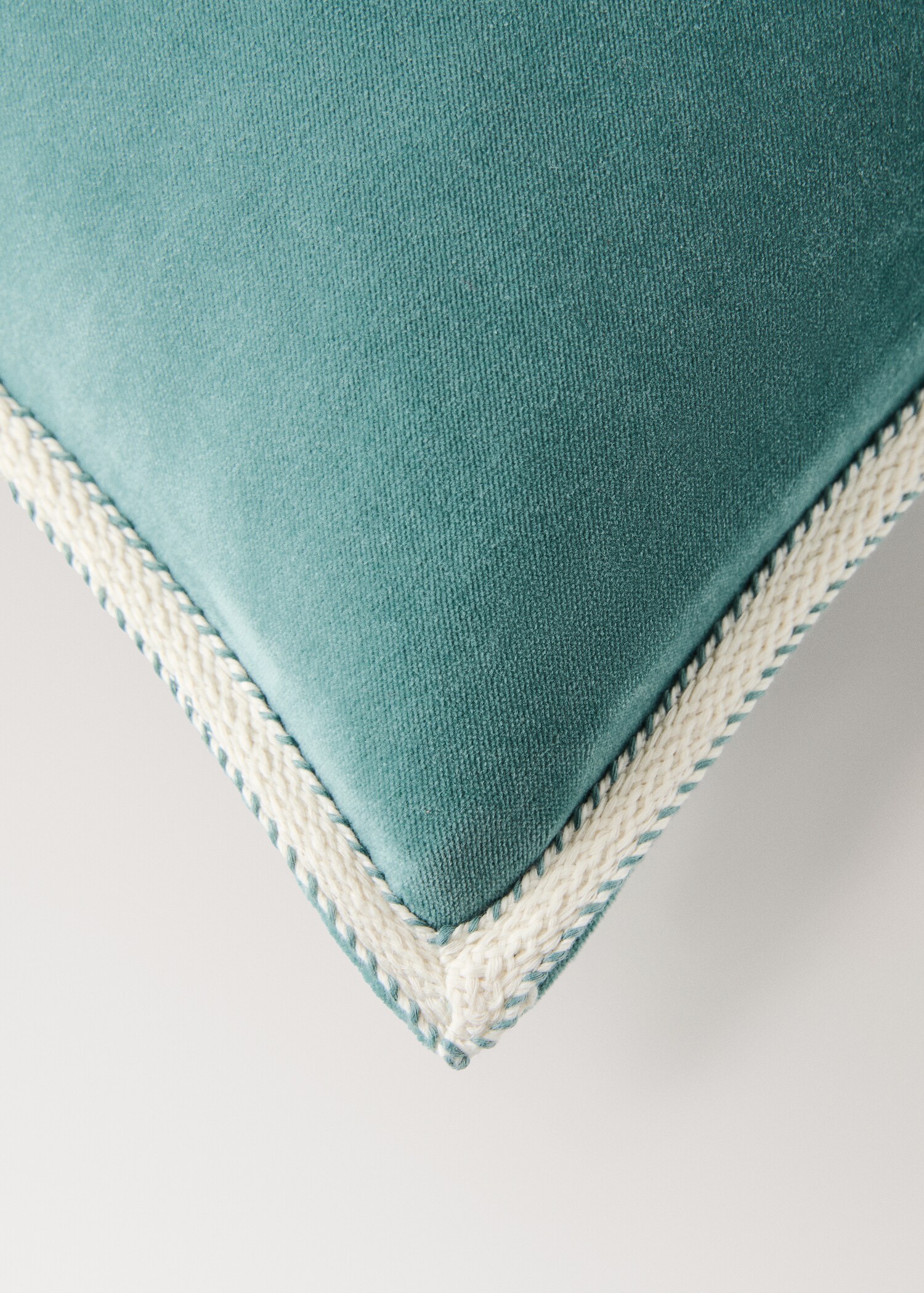 Velvet cushion cover with tape detail 40x60 cm - Details of the article 1