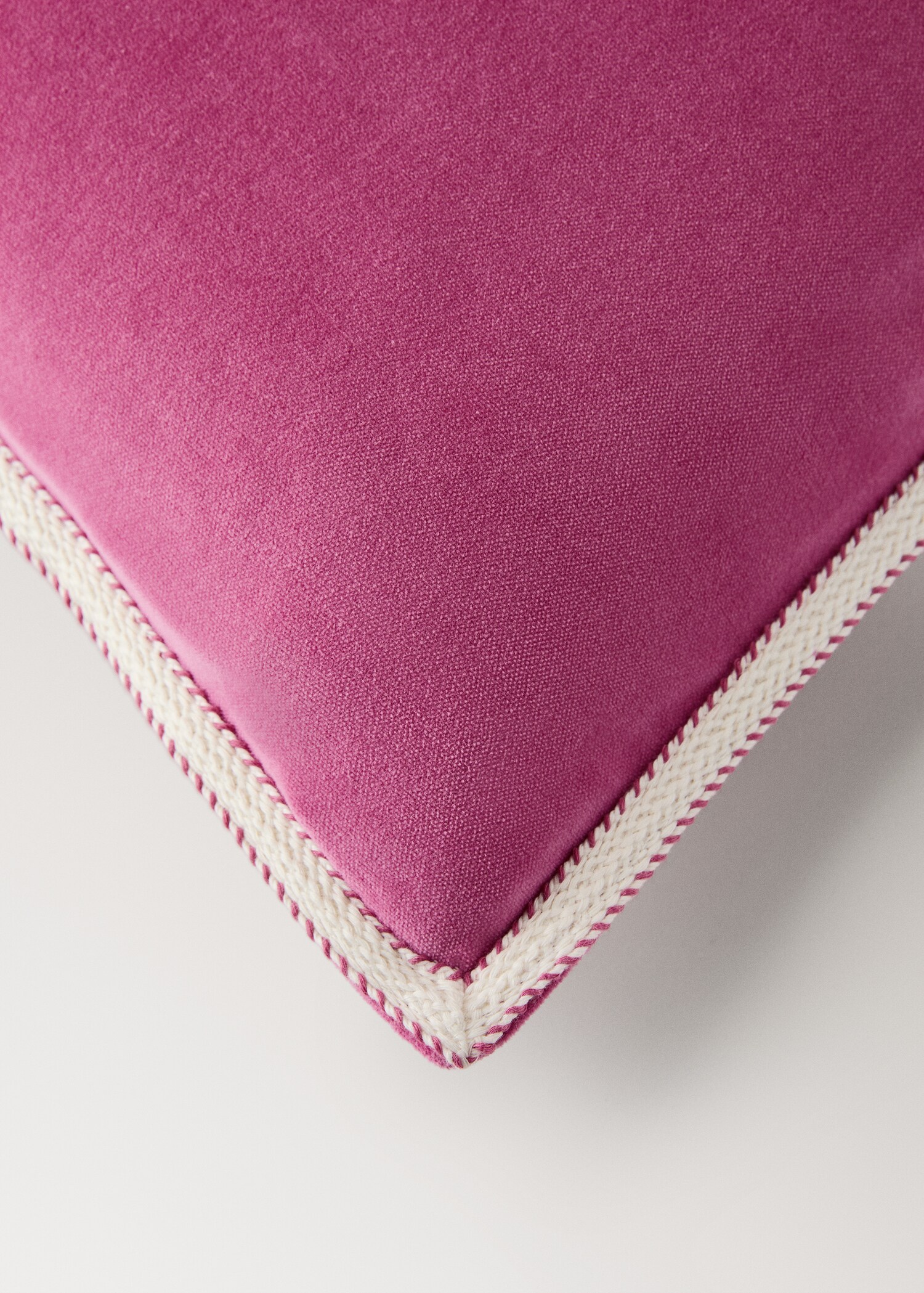 Velvet cushion cover with tape detail 40x60 cm - Details of the article 1