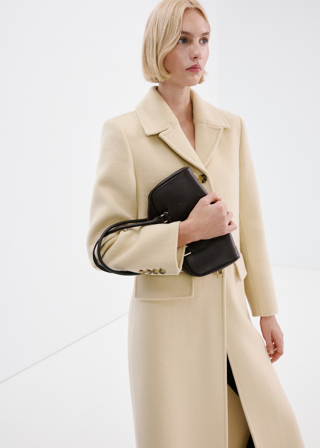 Buttoned wool coat - image 3