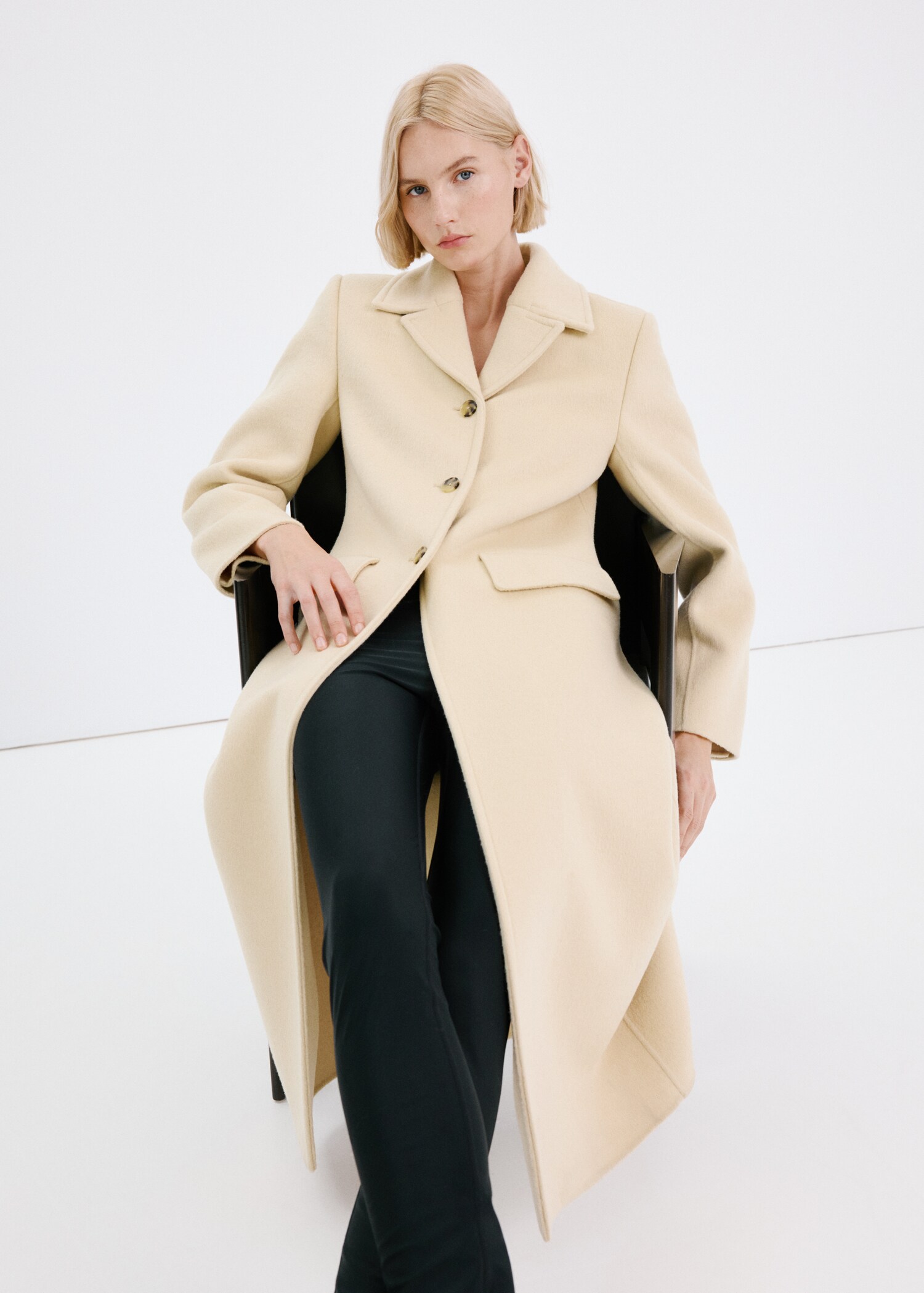 Buttoned wool coat - Details of the article 6