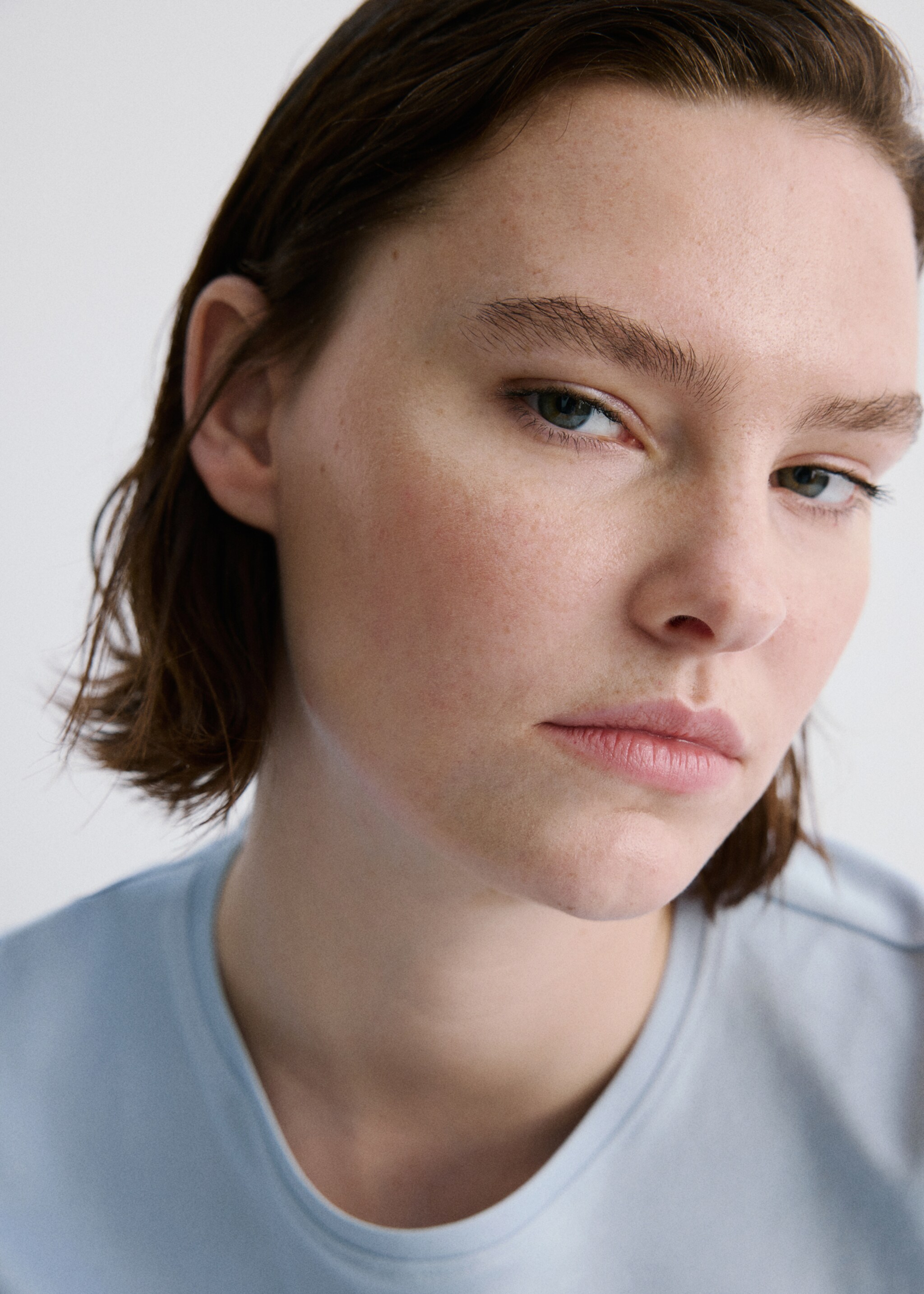 Short-sleeved cotton t-shirt - Details of the article 4, Sky Blue. Ref: 27063312-00.