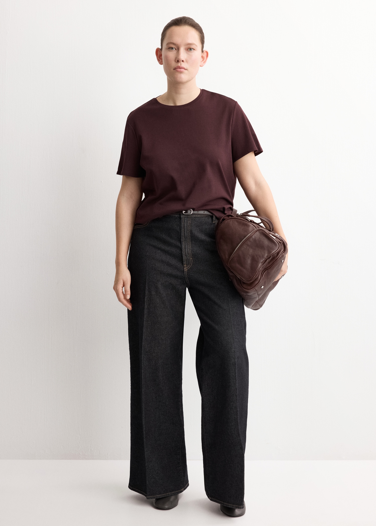 Short-sleeved cotton t-shirt - Details of the article 3