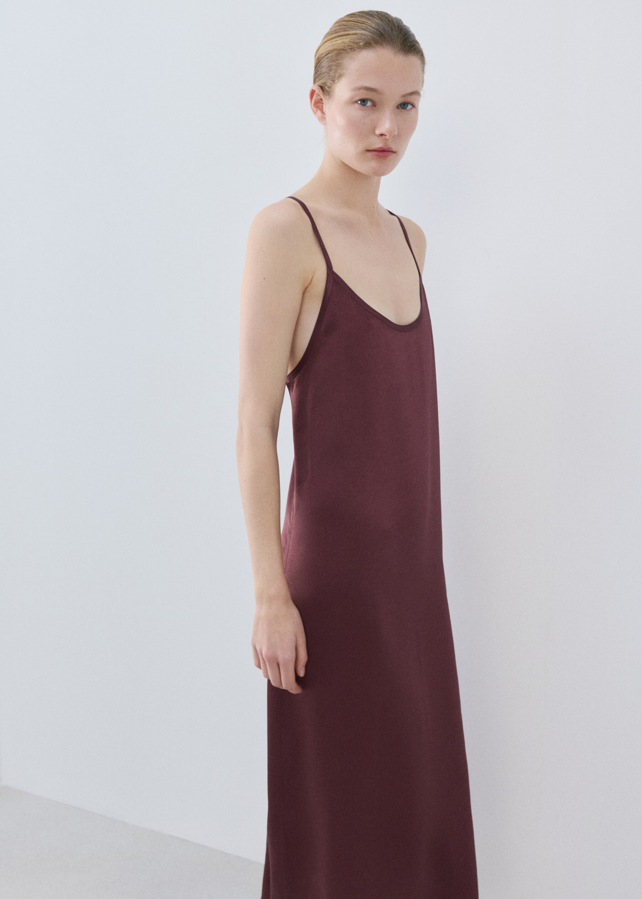 Flowing strappy nightdress - Medium plane, Maroon. Ref: 27063313-00.