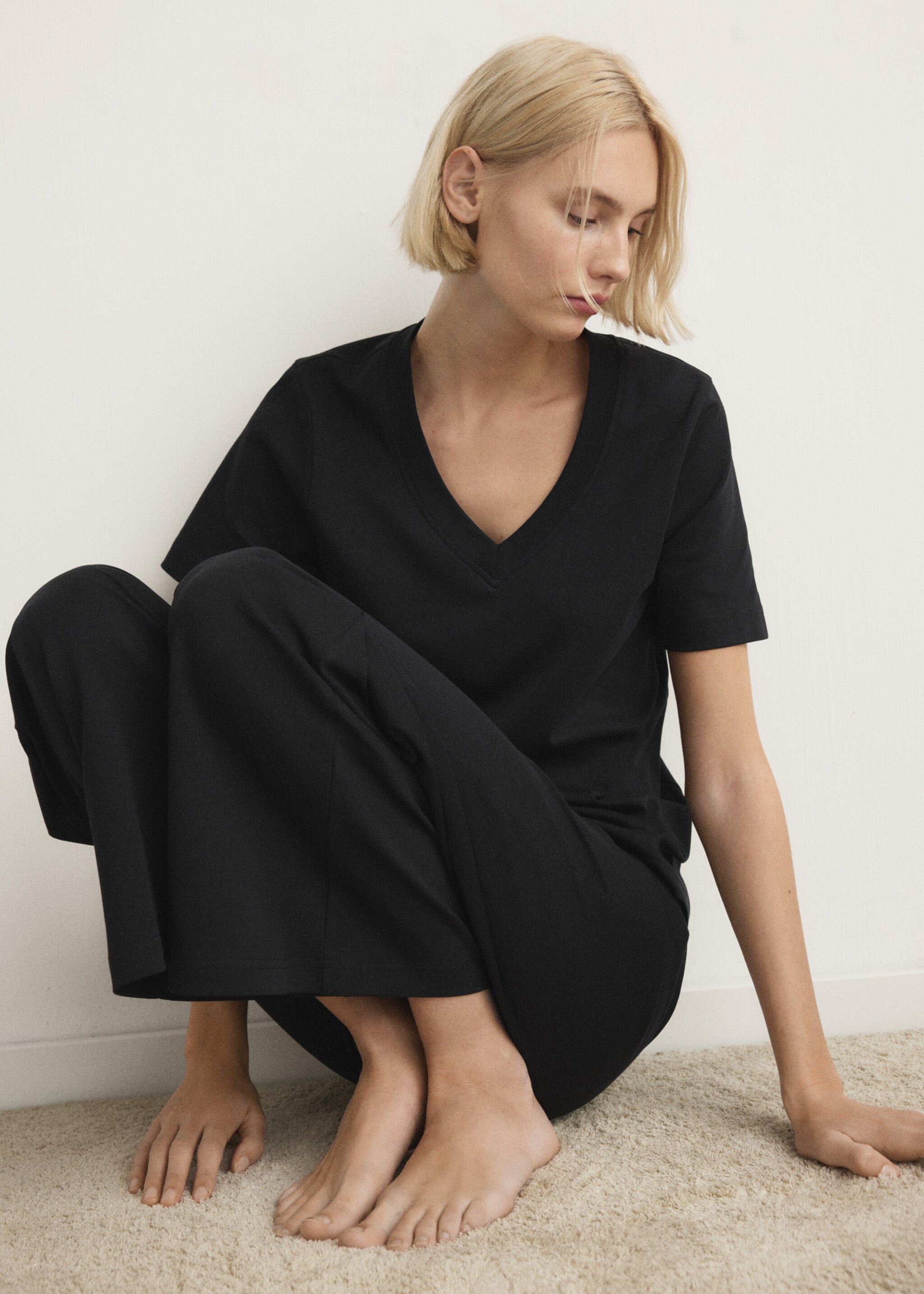 Cotton short-sleeved pyjama t-shirt - Details of the article 2, Black. Ref: 27063317-00.
