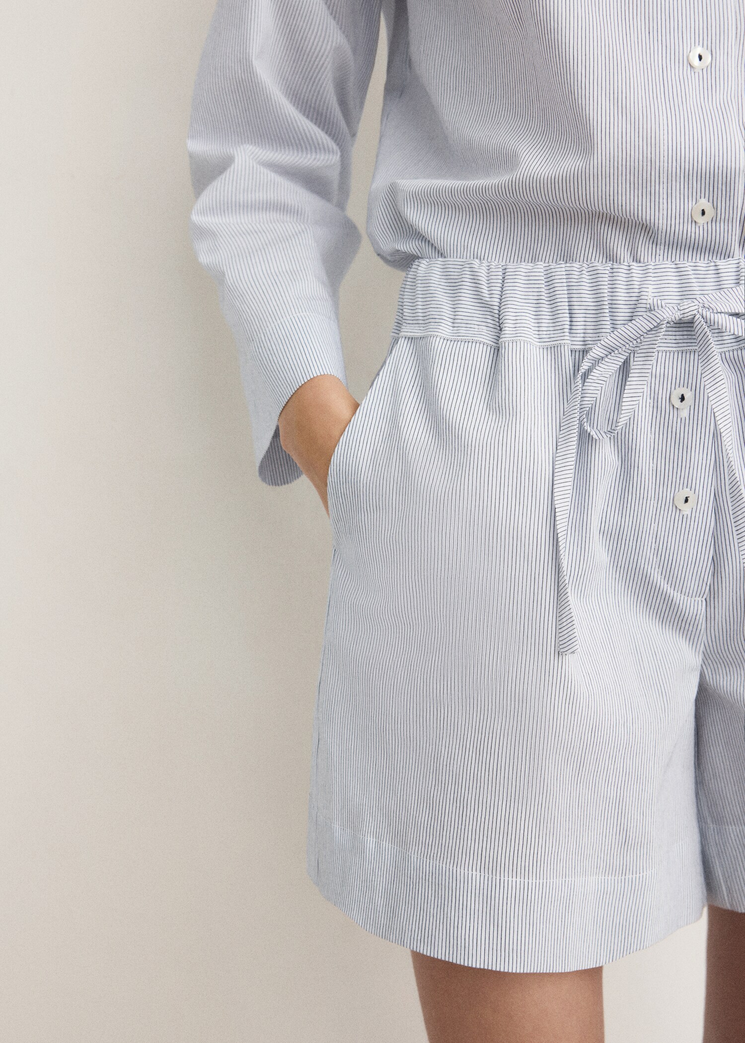 Striped cotton pyjama shorts - Μεσαίο πλάνο