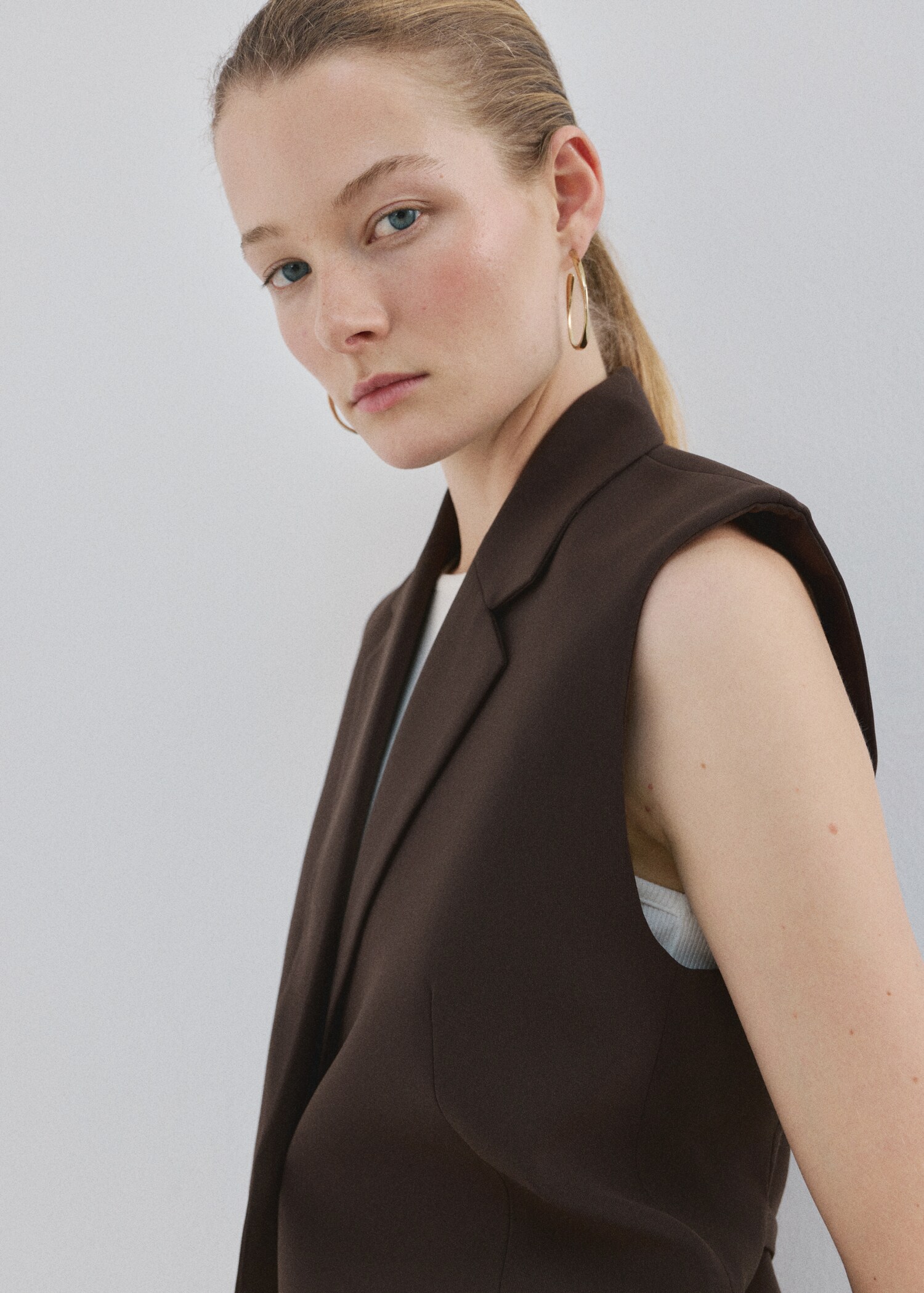 Suit waistcoat with lapels - Details of the article 1