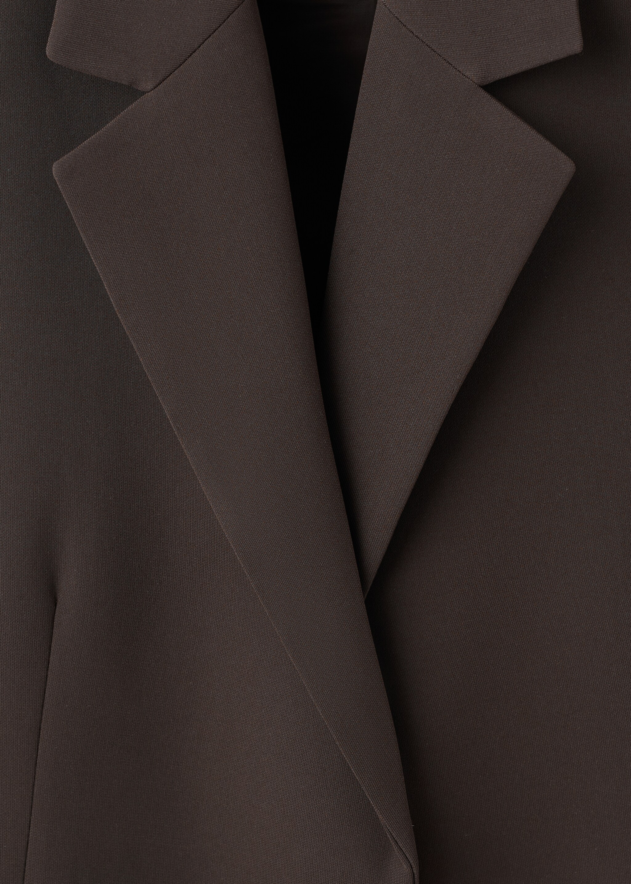 Suit waistcoat with lapels - Details of the article 8, Brown. Ref: 27063325-00.