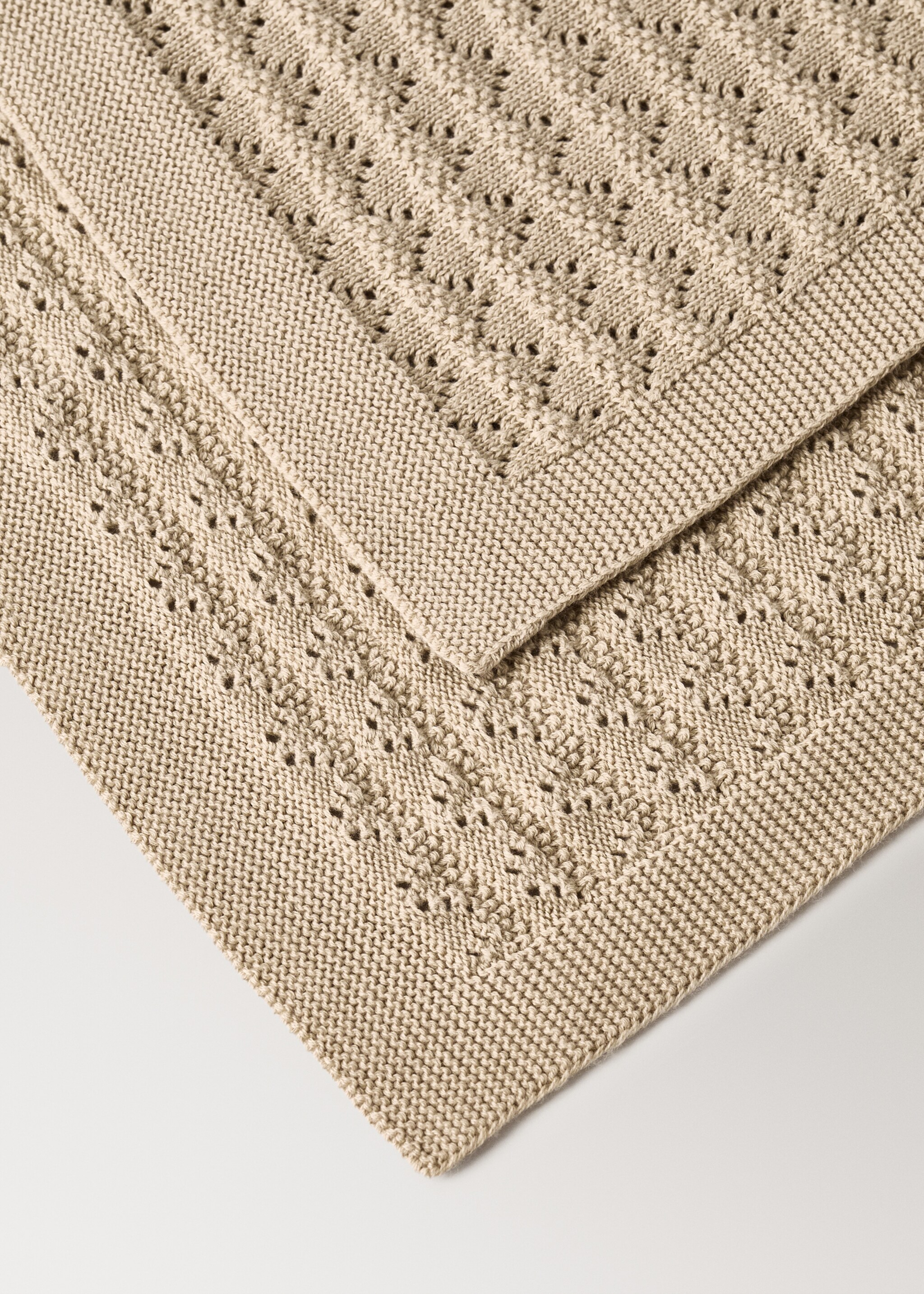 Cotton lace blanket - Details of the article 1, Light/Pastel Brown. Ref: 27063330-00.