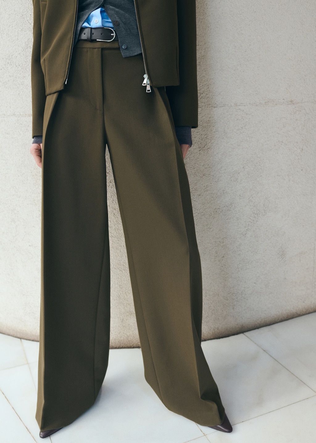 Belt straight-fit pants
