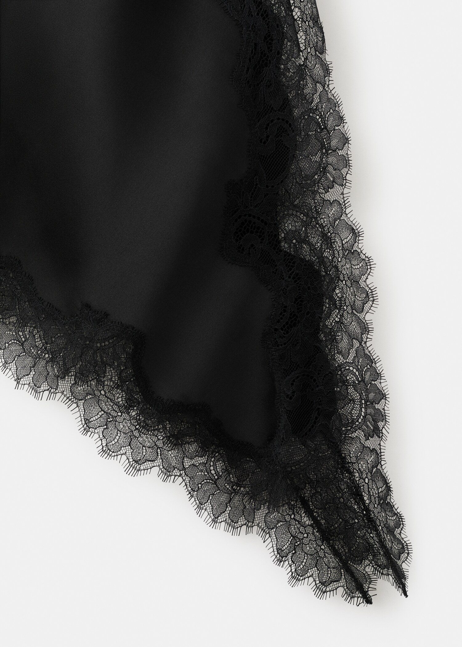 Saia curta assimétrica satinada com renda - Pormenor do artigo 8