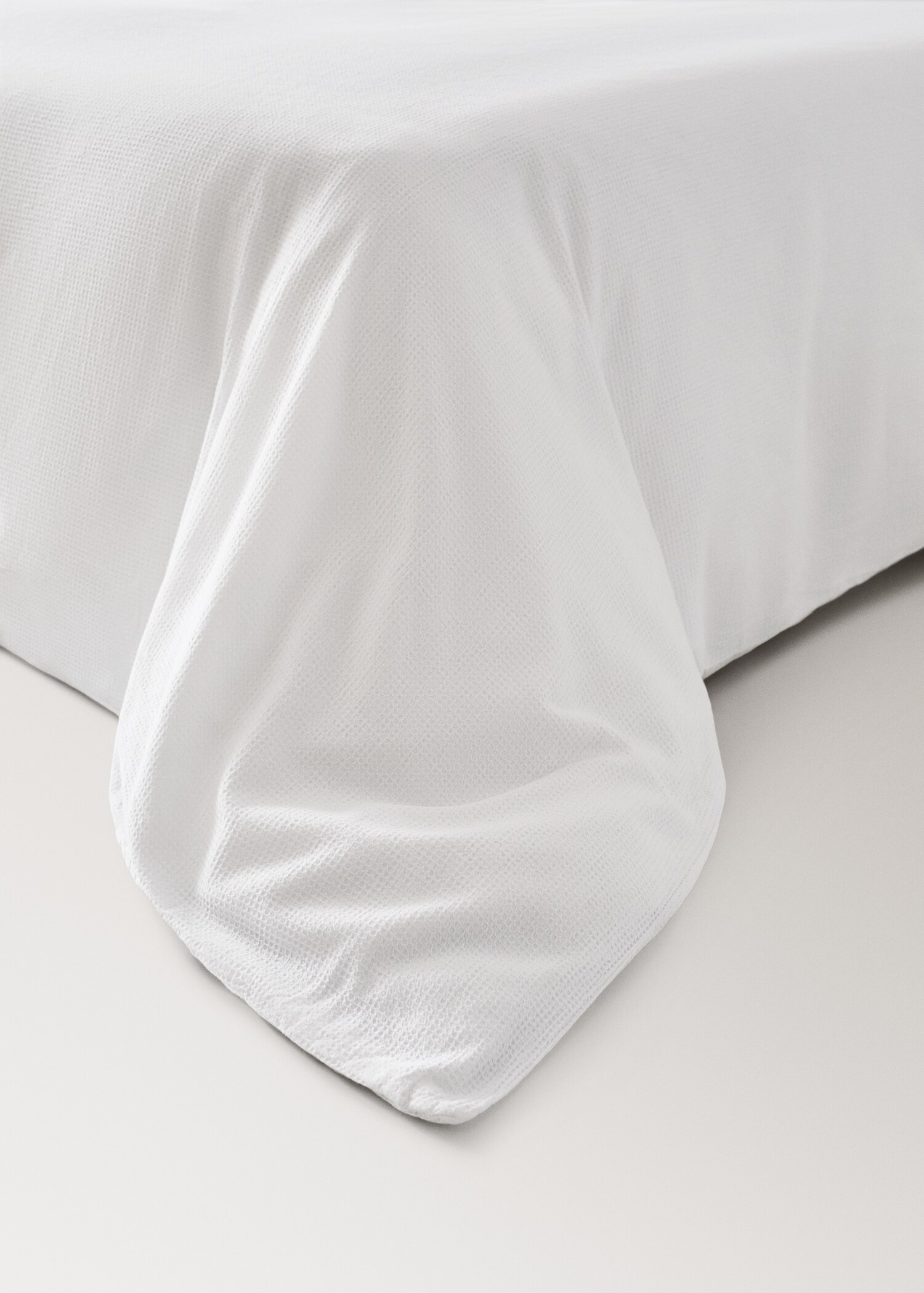 Cotton garment-dyed mini-waffle duvet cover for 150/160 cm bed - Details of the article 8