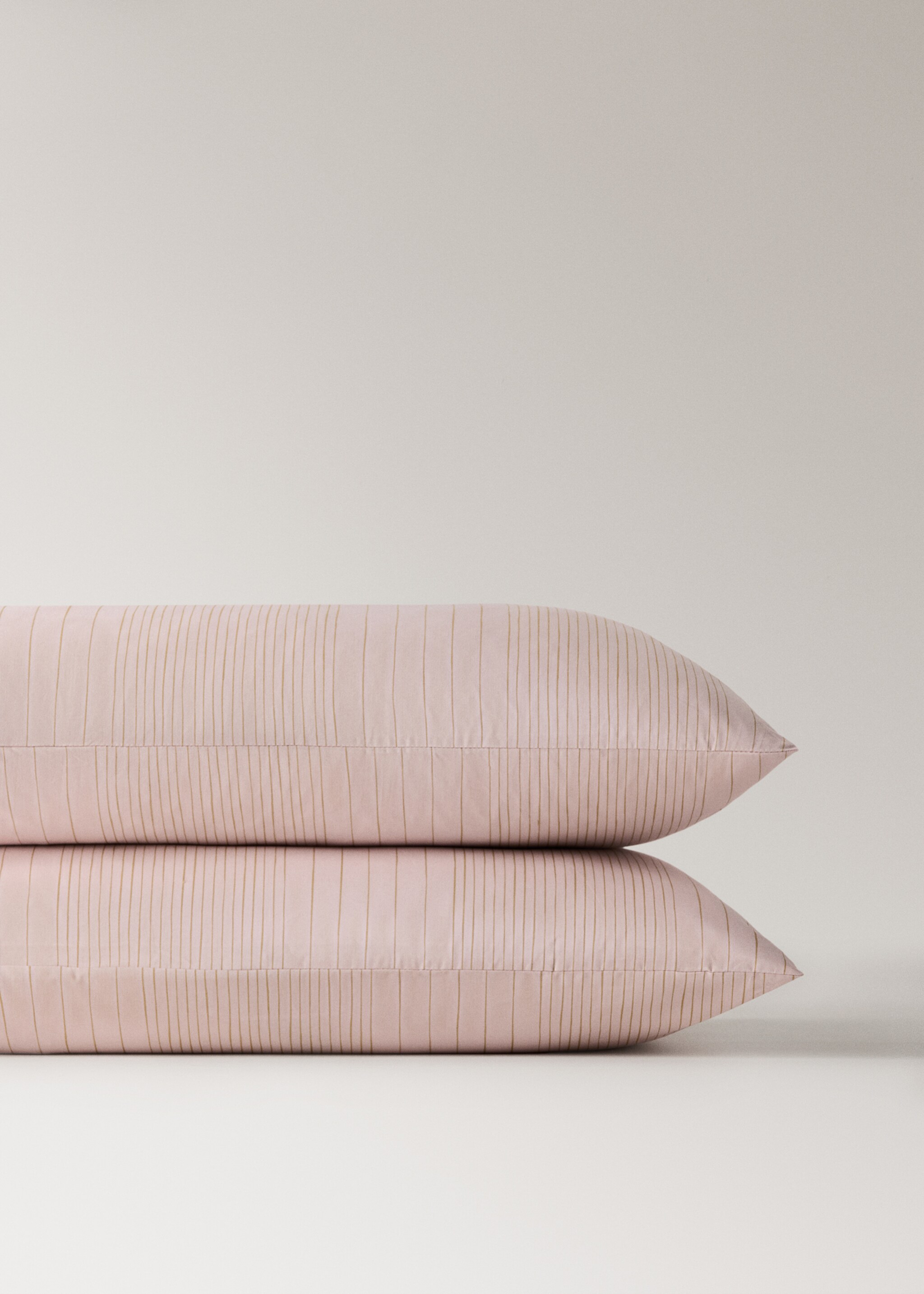 Two percale cotton pillowcases with watercolour stripes 50x75 cm - Details of the article 3, Pink. Ref: 27063730-00.