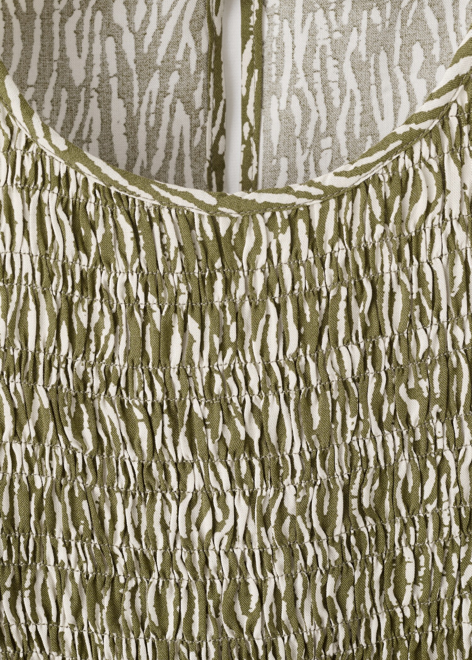 Ruched cut-out blouse - Details of the article 8