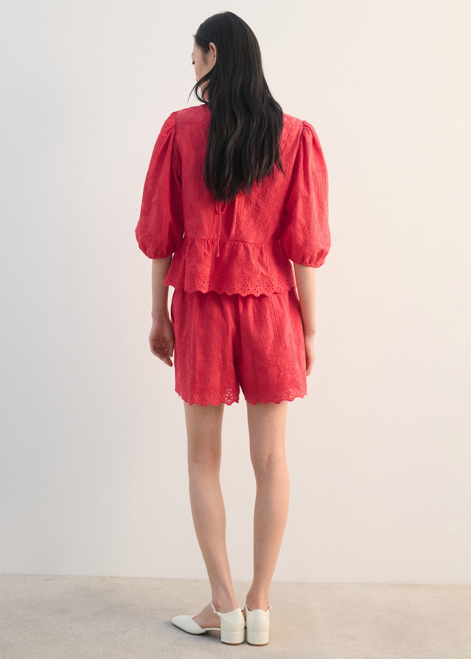 Floral embroidered blouse - Reverse of the article