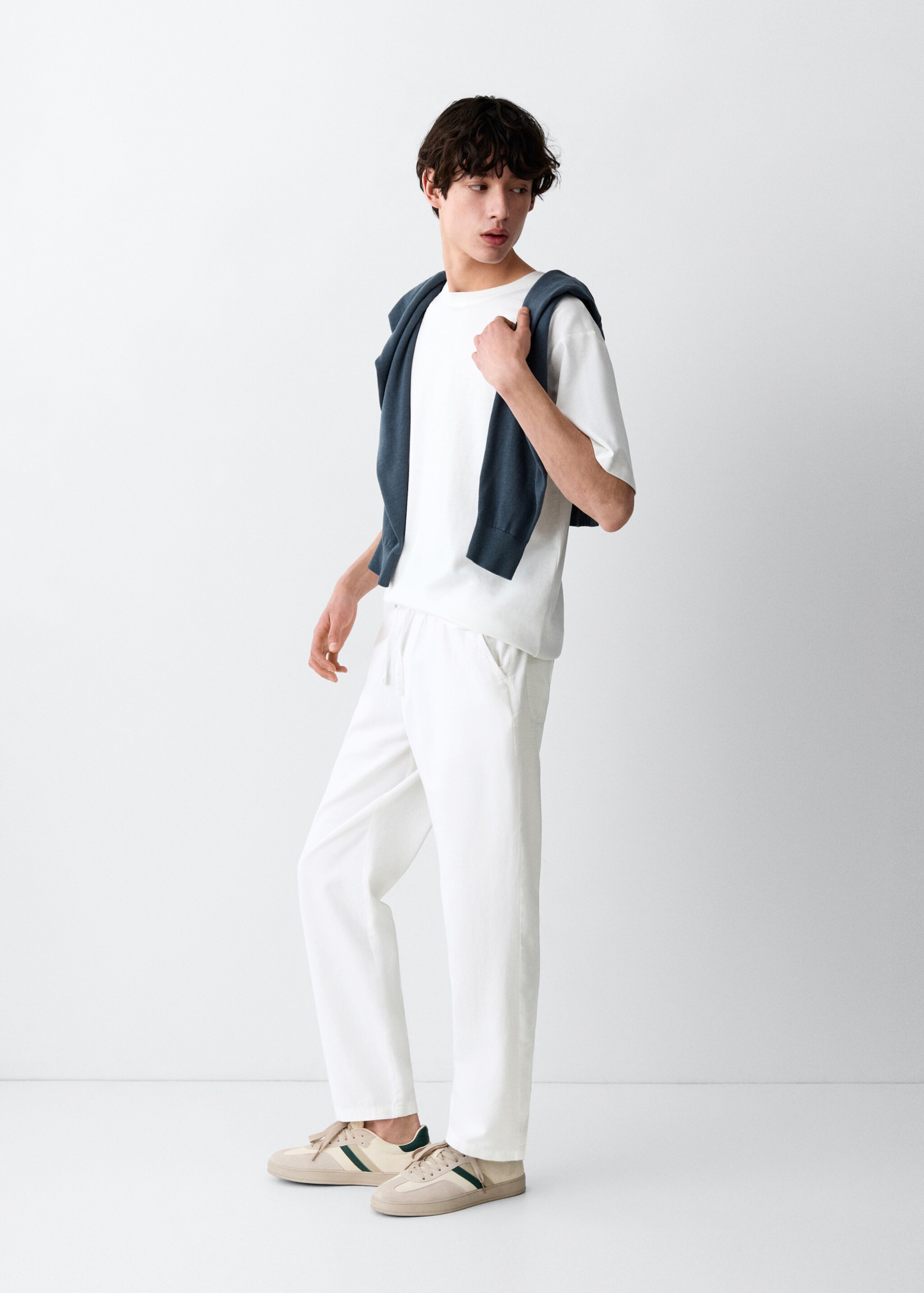 Straight cotton-linen trousers - Medium plane, White. Ref: 27064051-00.