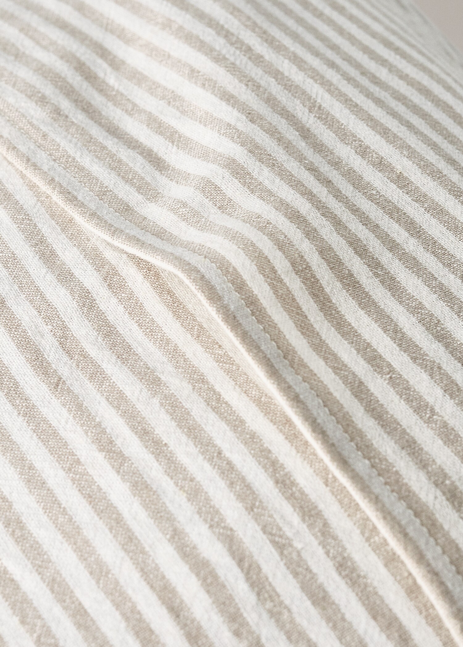 Children's cushion cover in cotton-linen stripes 40x40cm - Details of the article 2