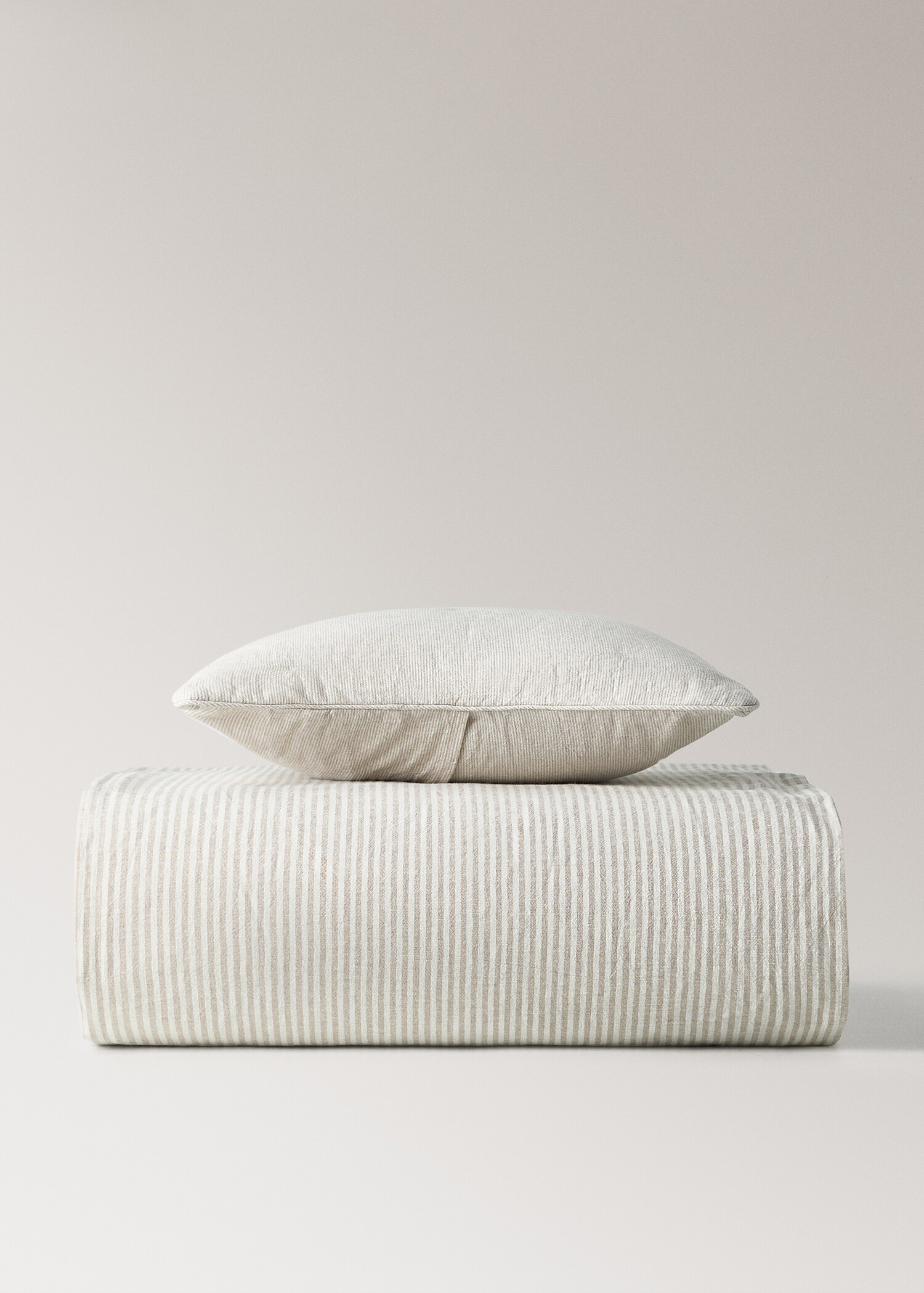 Children's cushion cover in cotton-linen stripes 40x40cm - Details of the article 5