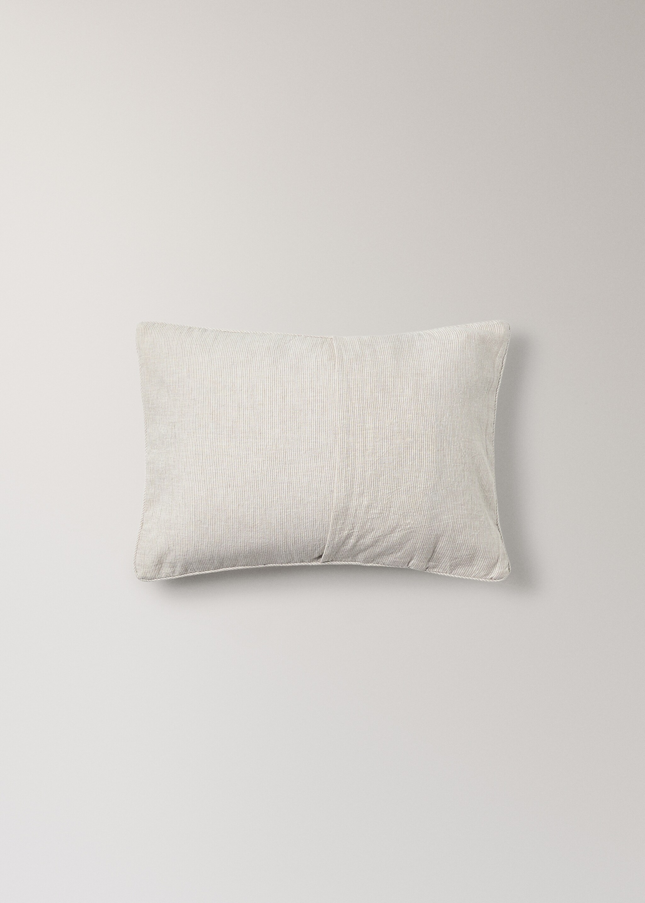 Children's cushion cover in cotton-linen with stripes 30x40cm - Details of the article 4, Sand. Ref: 27064056-00.