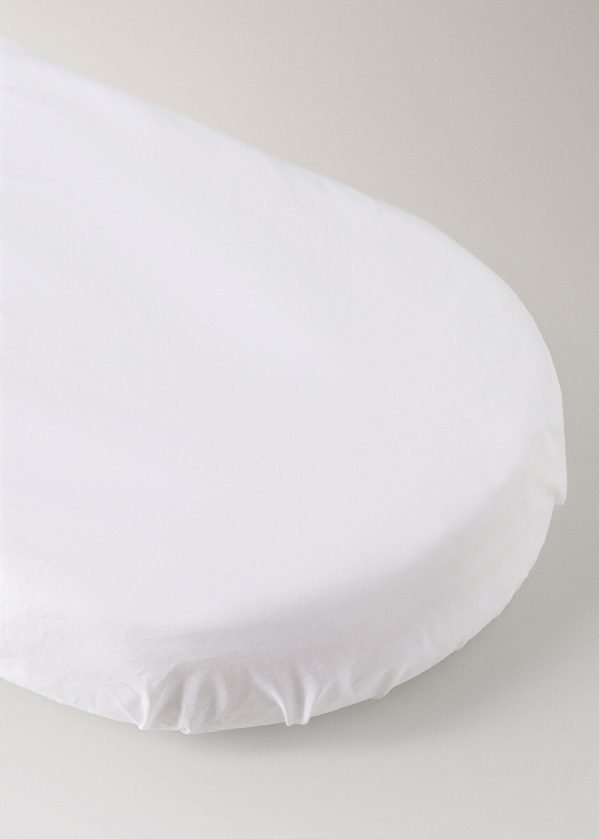Mini cot fitted sheet in cotton percale piqué - Details of the article 3, White. Ref: 27064063-00.