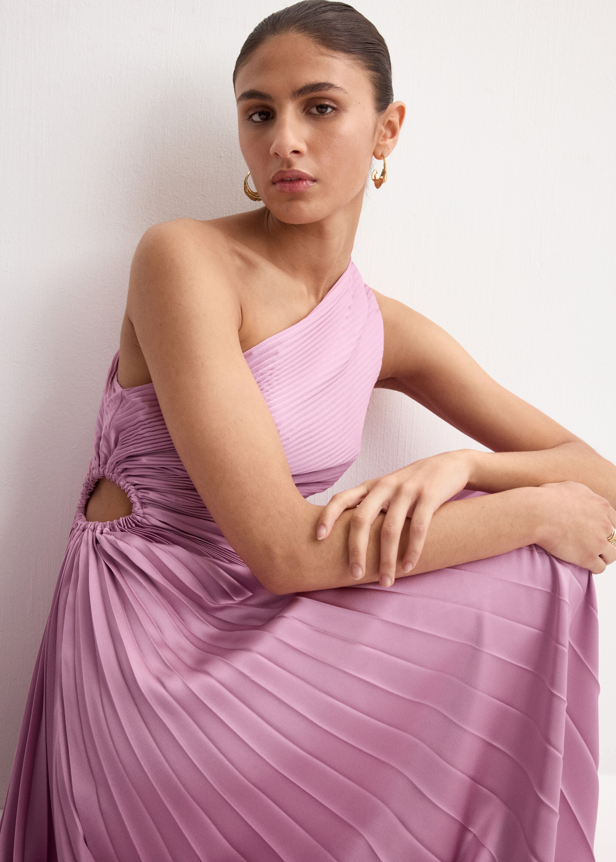 Pleated asymmetrical dress with opening - Details of the article 2, Light/Pastel Purple. Ref: 27064073-00.