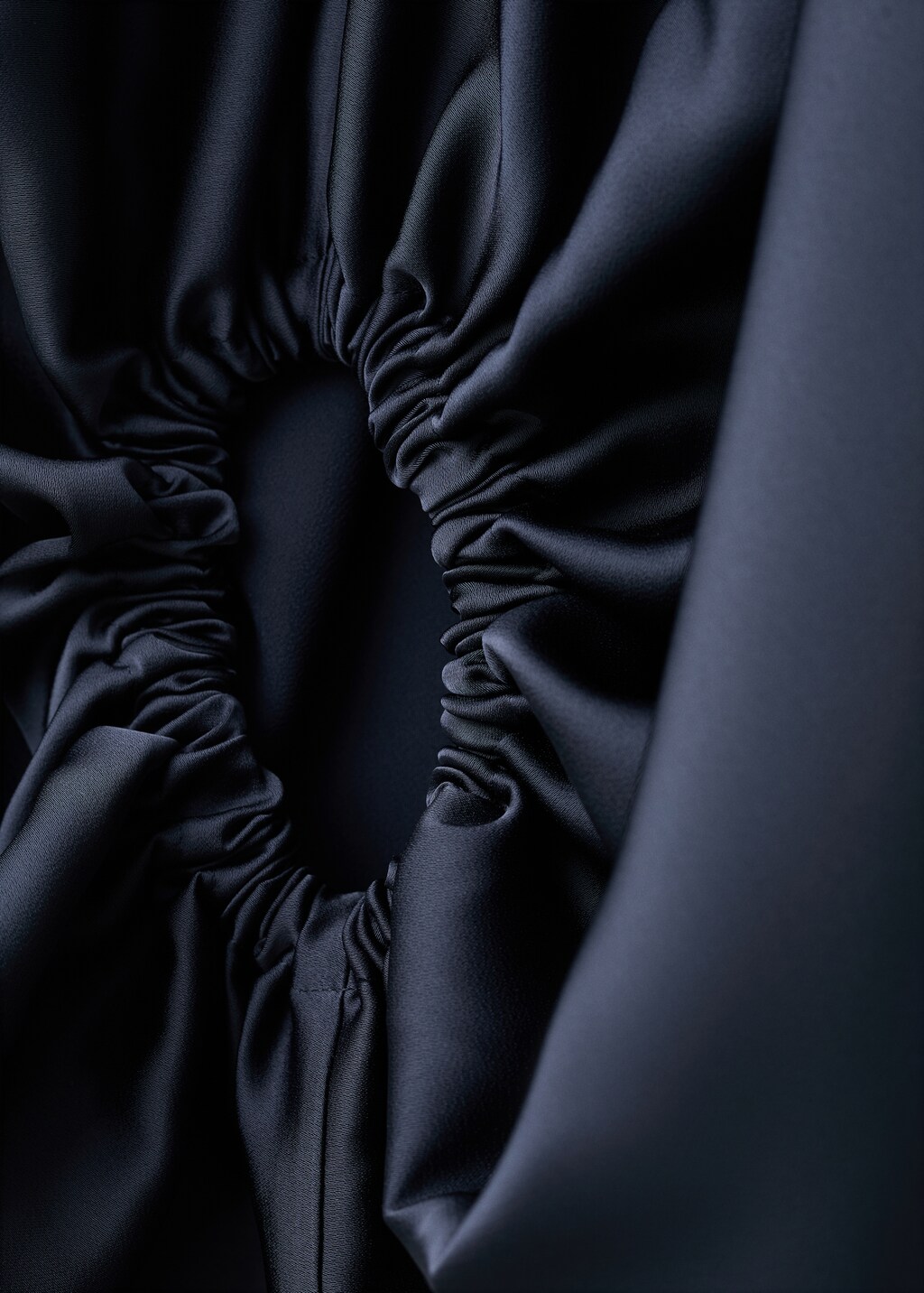 Puffed sleeves blouse - image 4