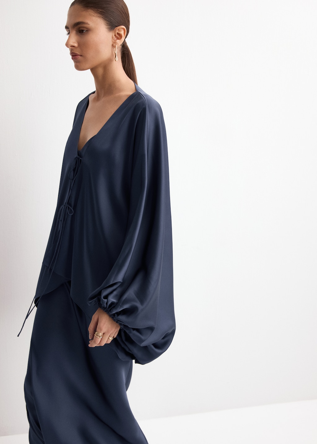 Puffed sleeves blouse - image 5