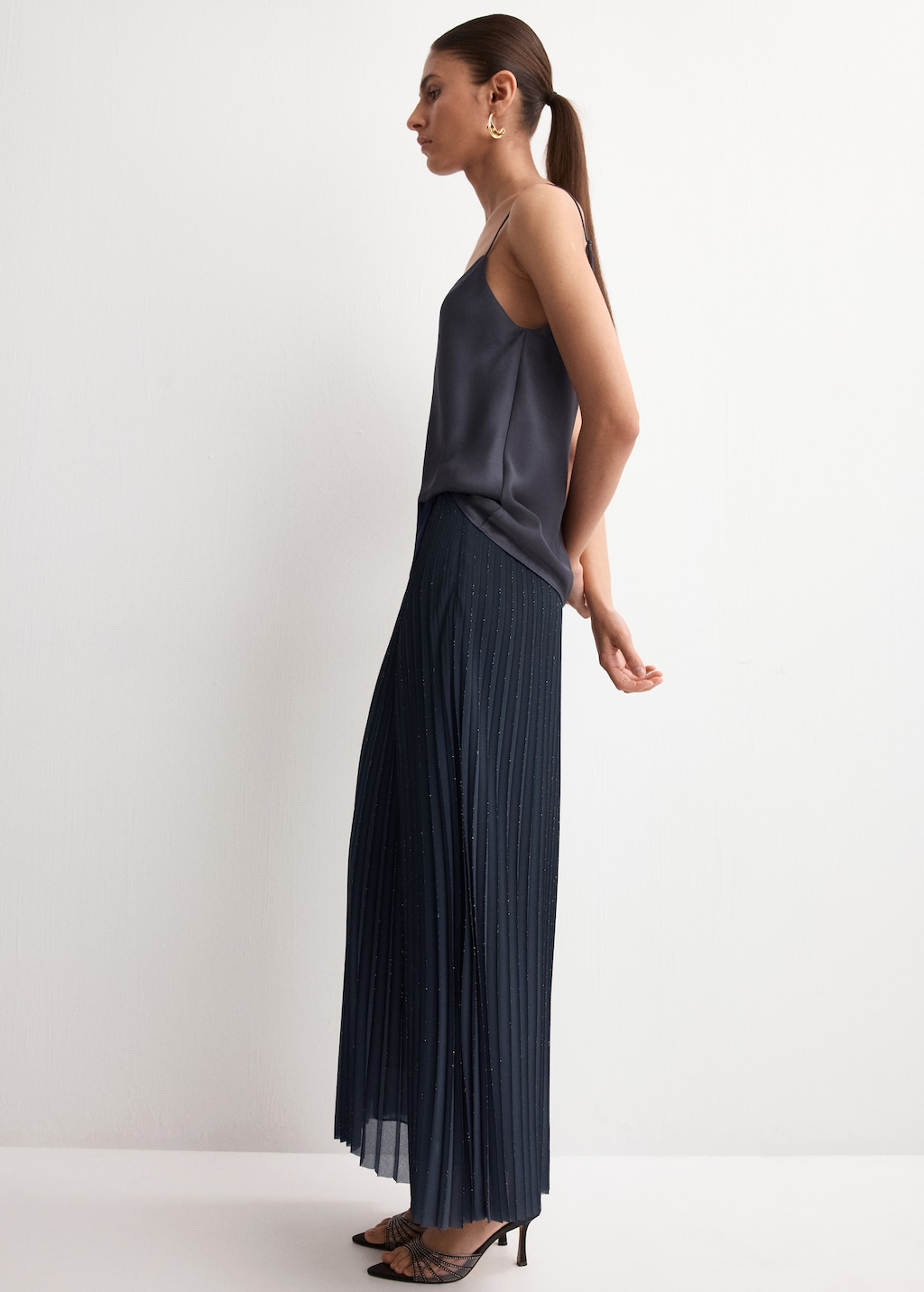 Pleated flared skirt - image 4