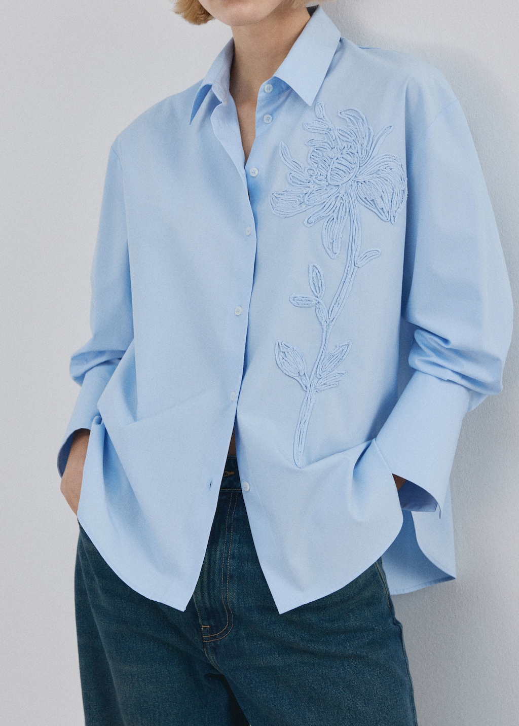 Floral embroidered shirt