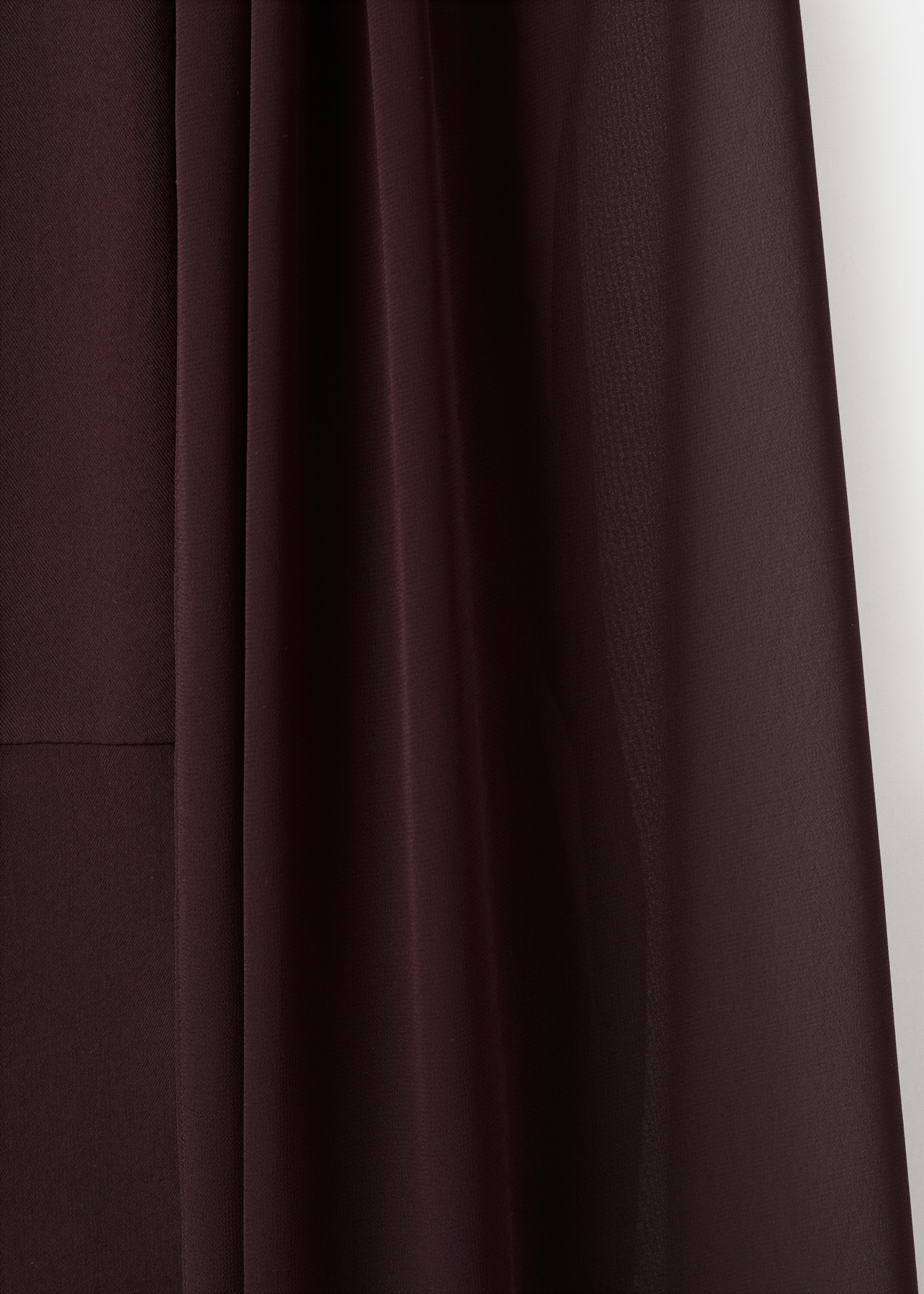 Long sleeved jumpsuit with slits - Details of the article 8, Chocolate. Ref: 27064088-00.