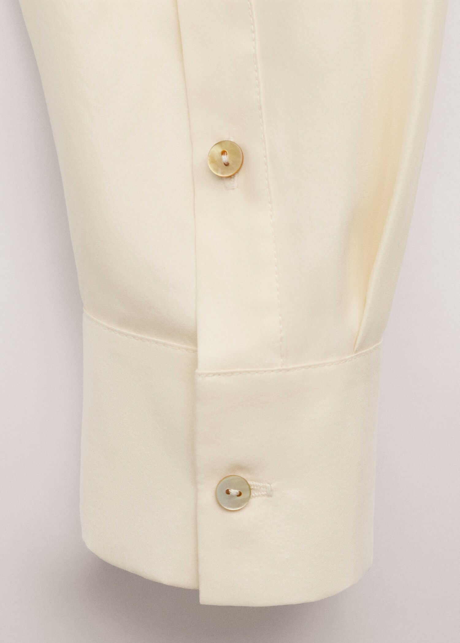100% silk blouse with hidden buttons - Details of the article 0