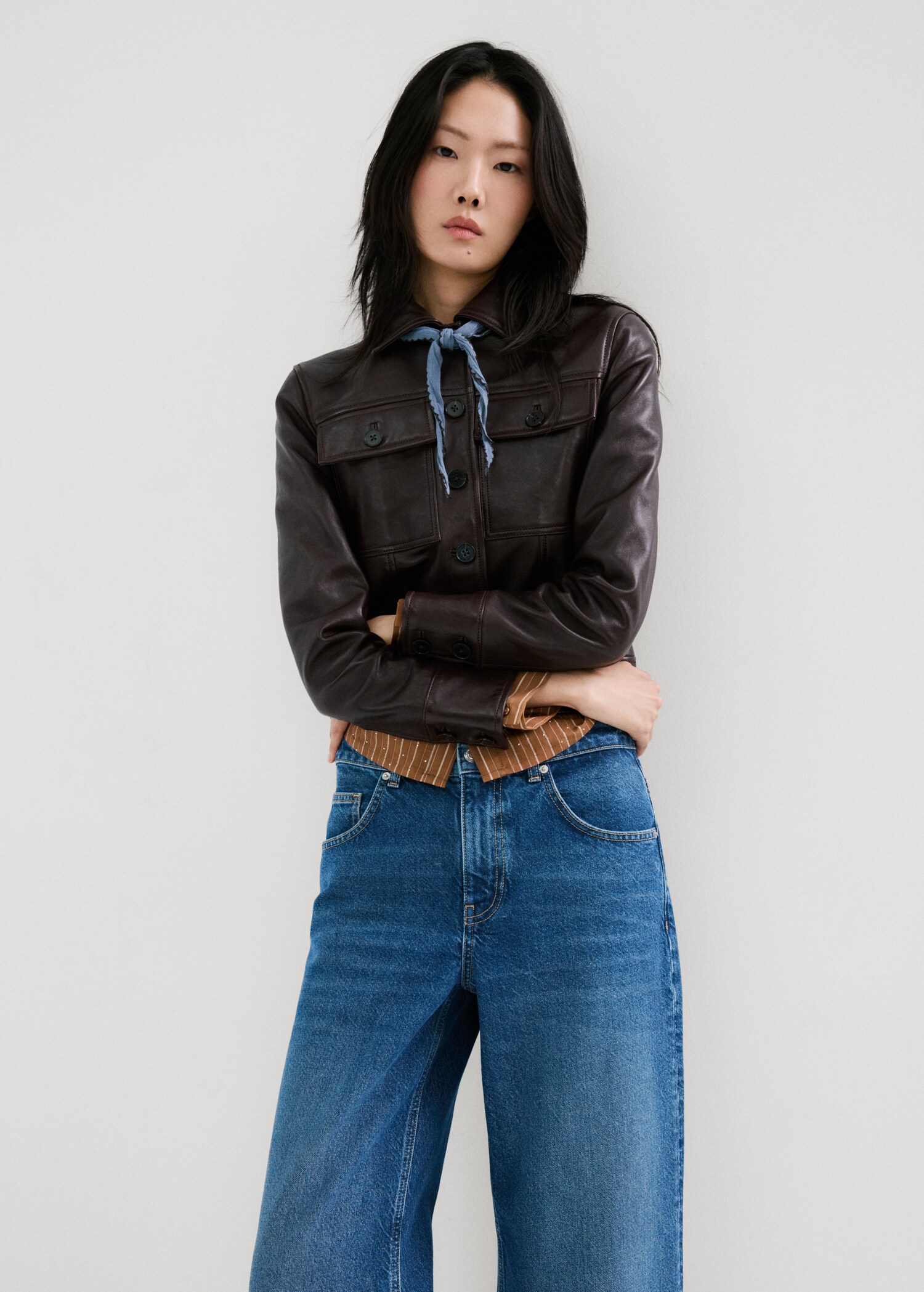 Low-rise wide leg jeans - Details of the article 6
